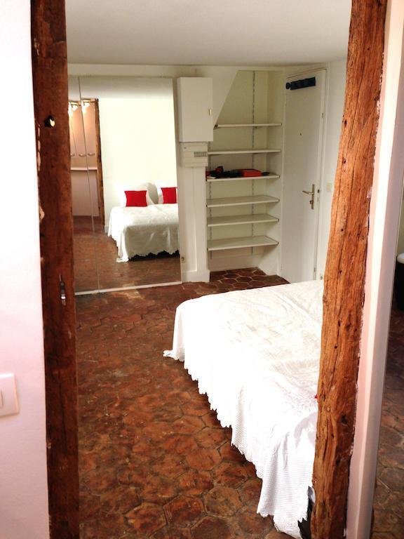 Place Du Marche St Honore Apartment