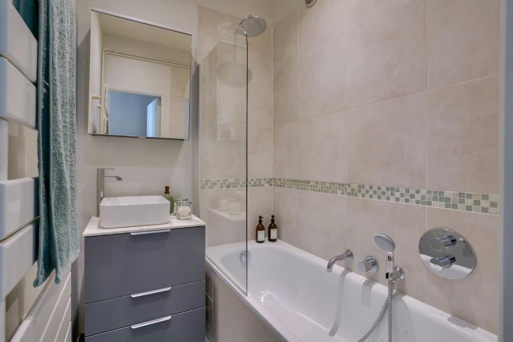 Superb 1 Bed Flat 5min Walk From The Louvre Appartement