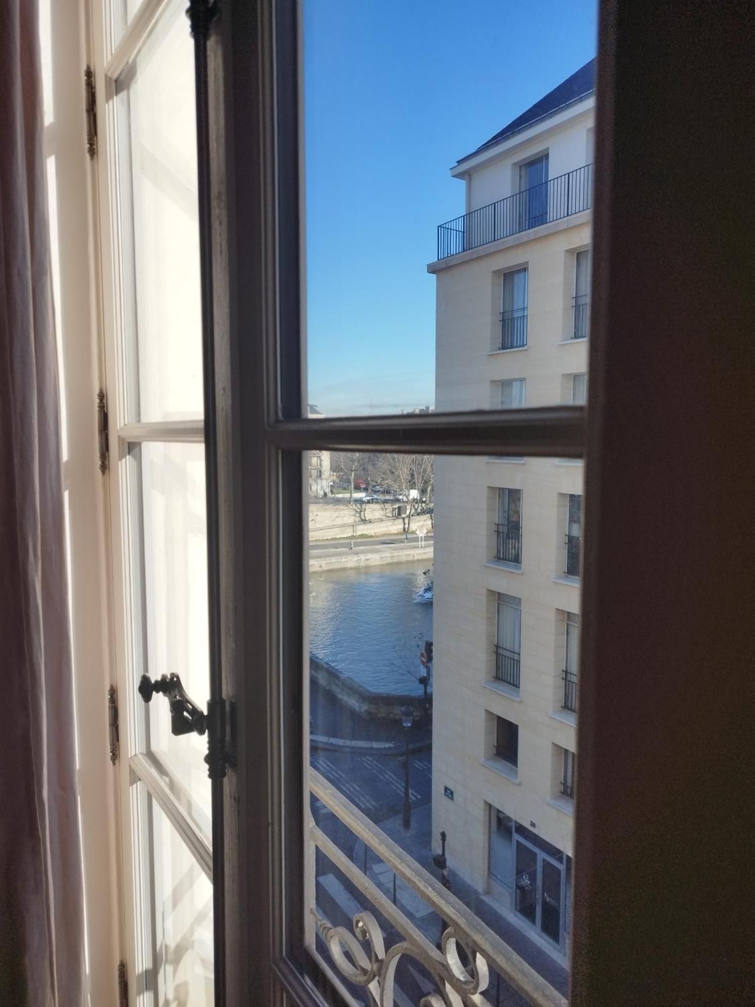 Le Clos St Louis Apartment Paris