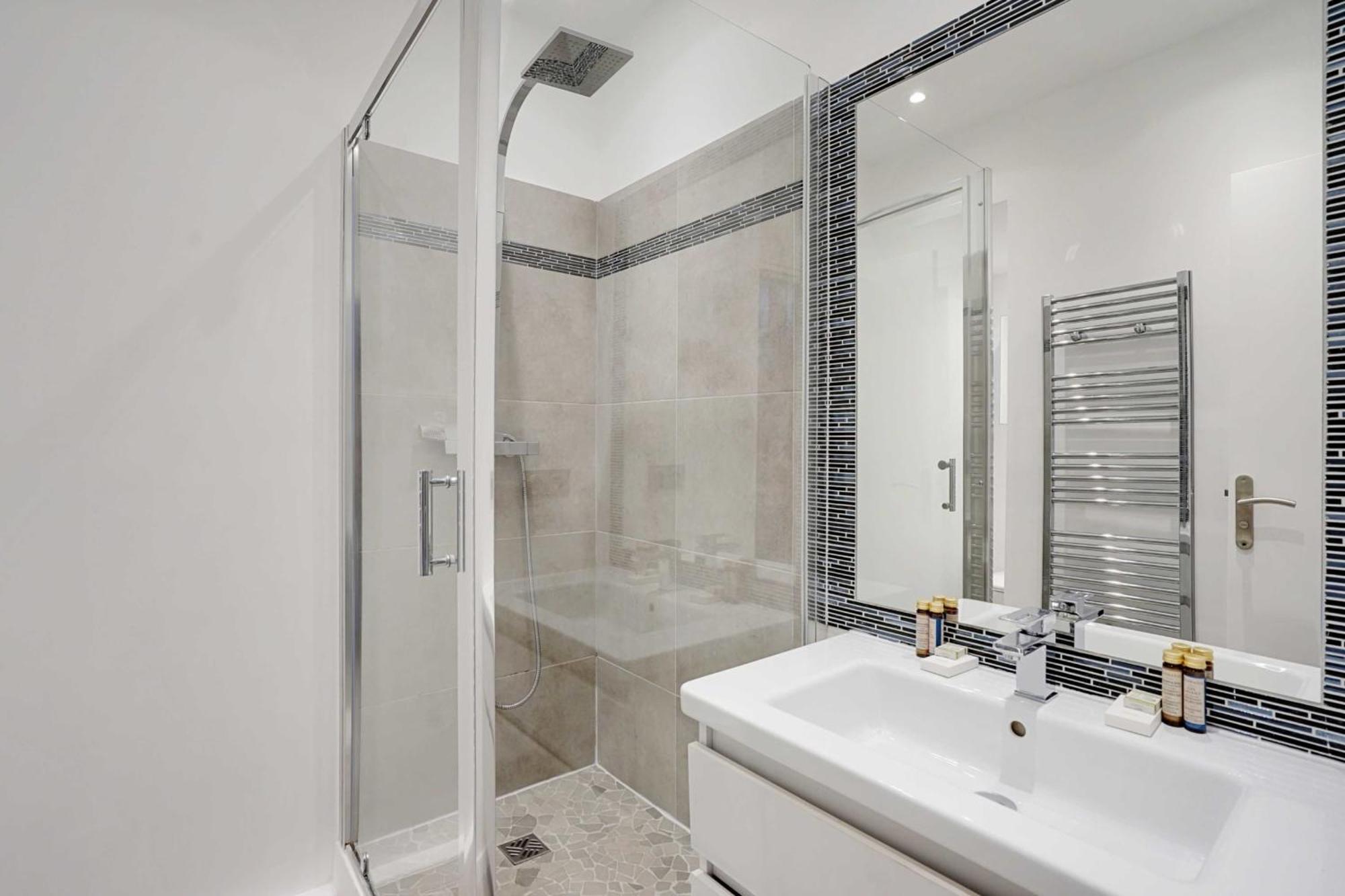 Charming Refurbished Studio -maraisbeaubourg * Paris