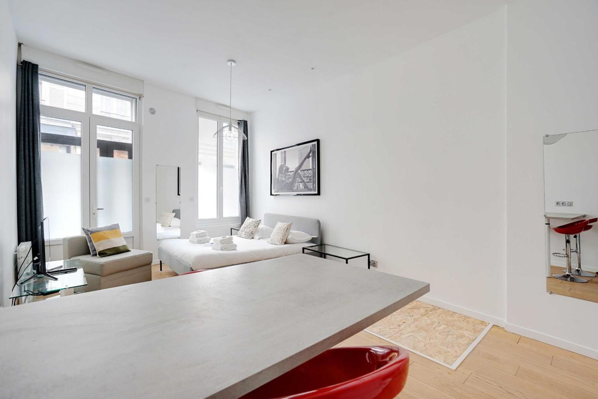 Charming Refurbished Studio -maraisbeaubourg Apartment Paris