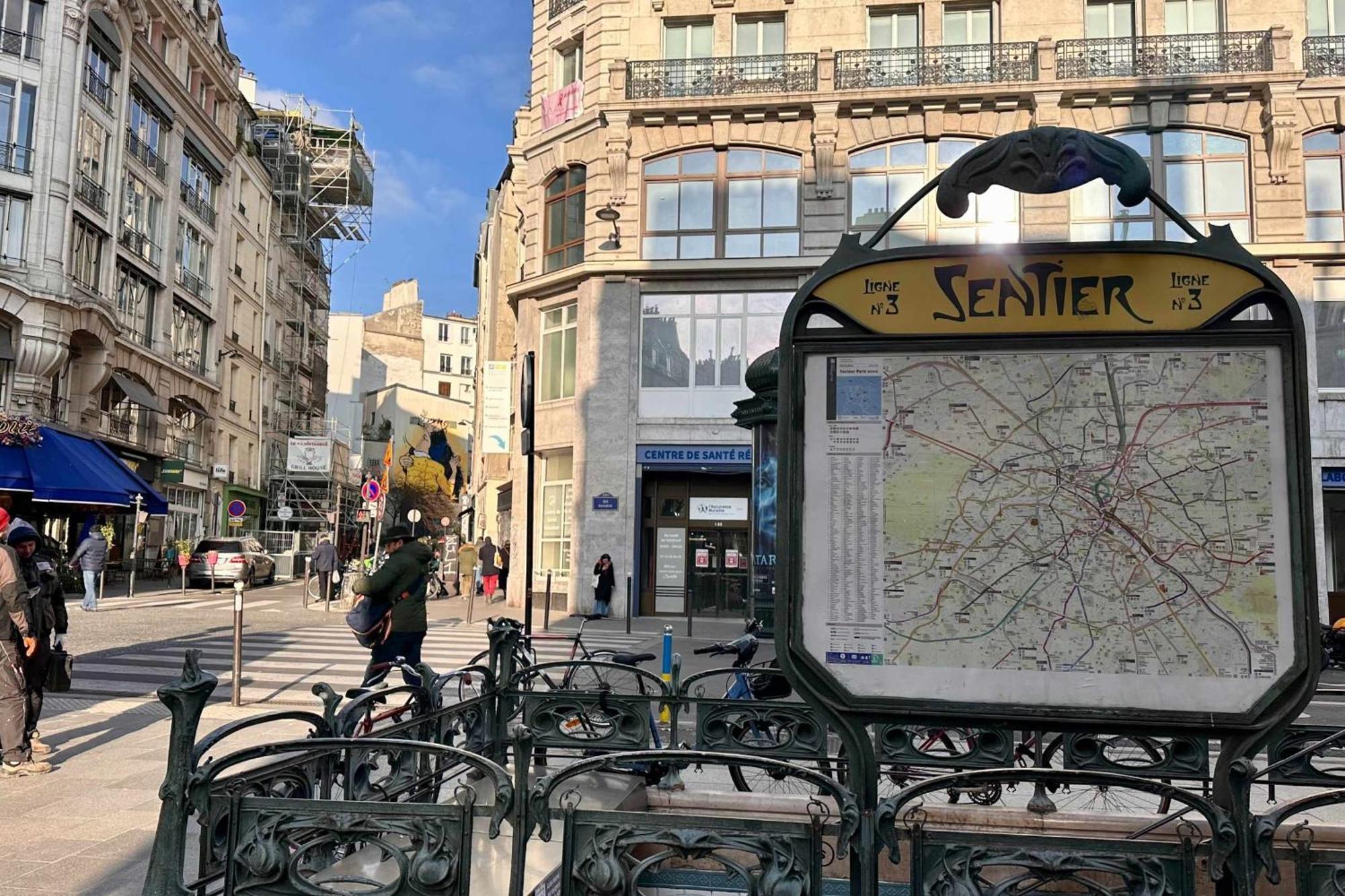 Ideally Located And Atypical In Paris