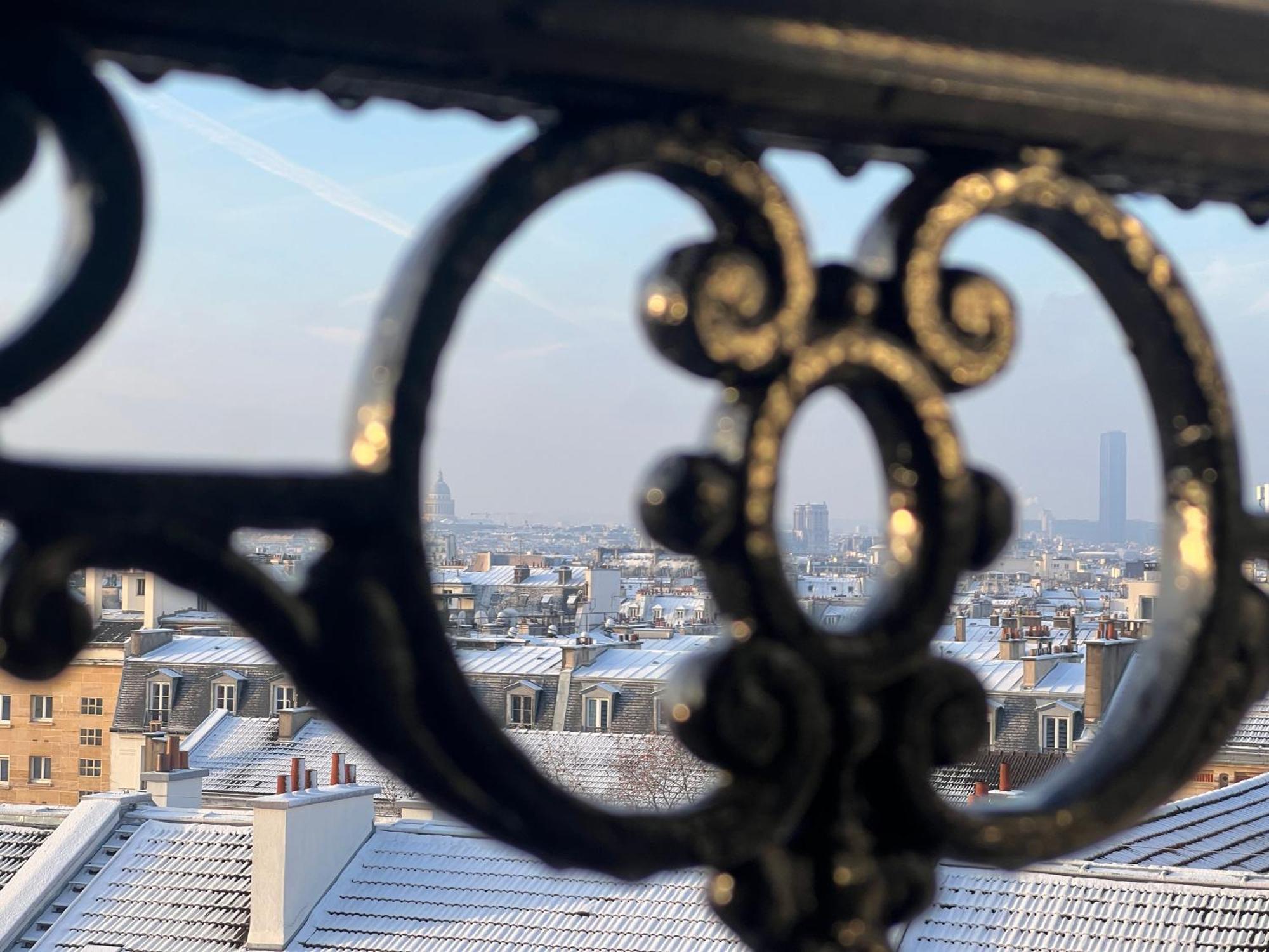 With Fabulous View On Roofs Privatunterkunft *