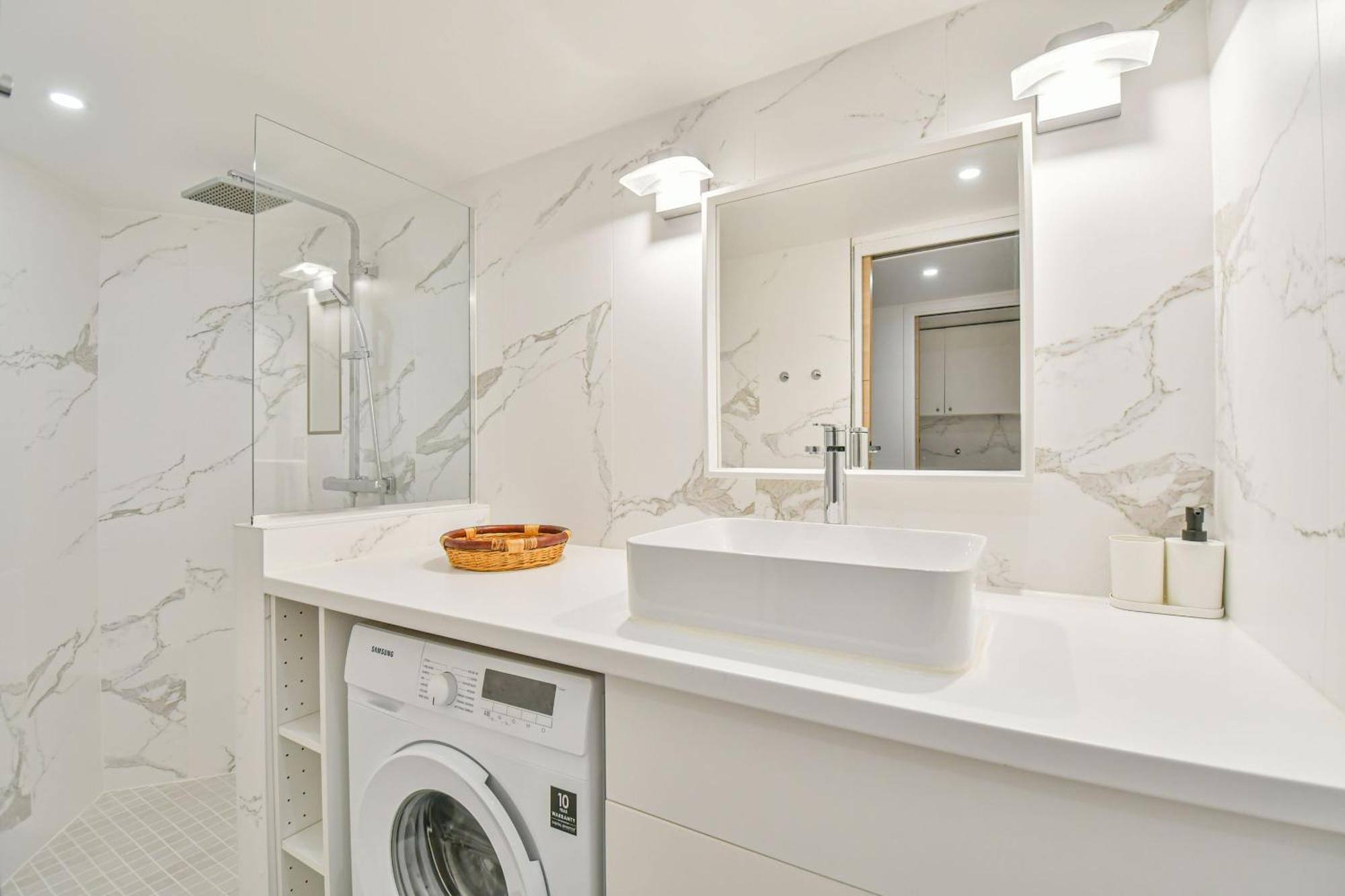 Duplex A Saint-ambroise Appartement *