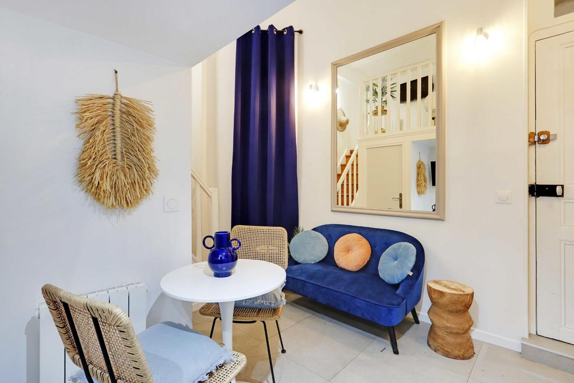 Beautiful And Contemporary - Arc De Triomphe Champs Elysees Apartment