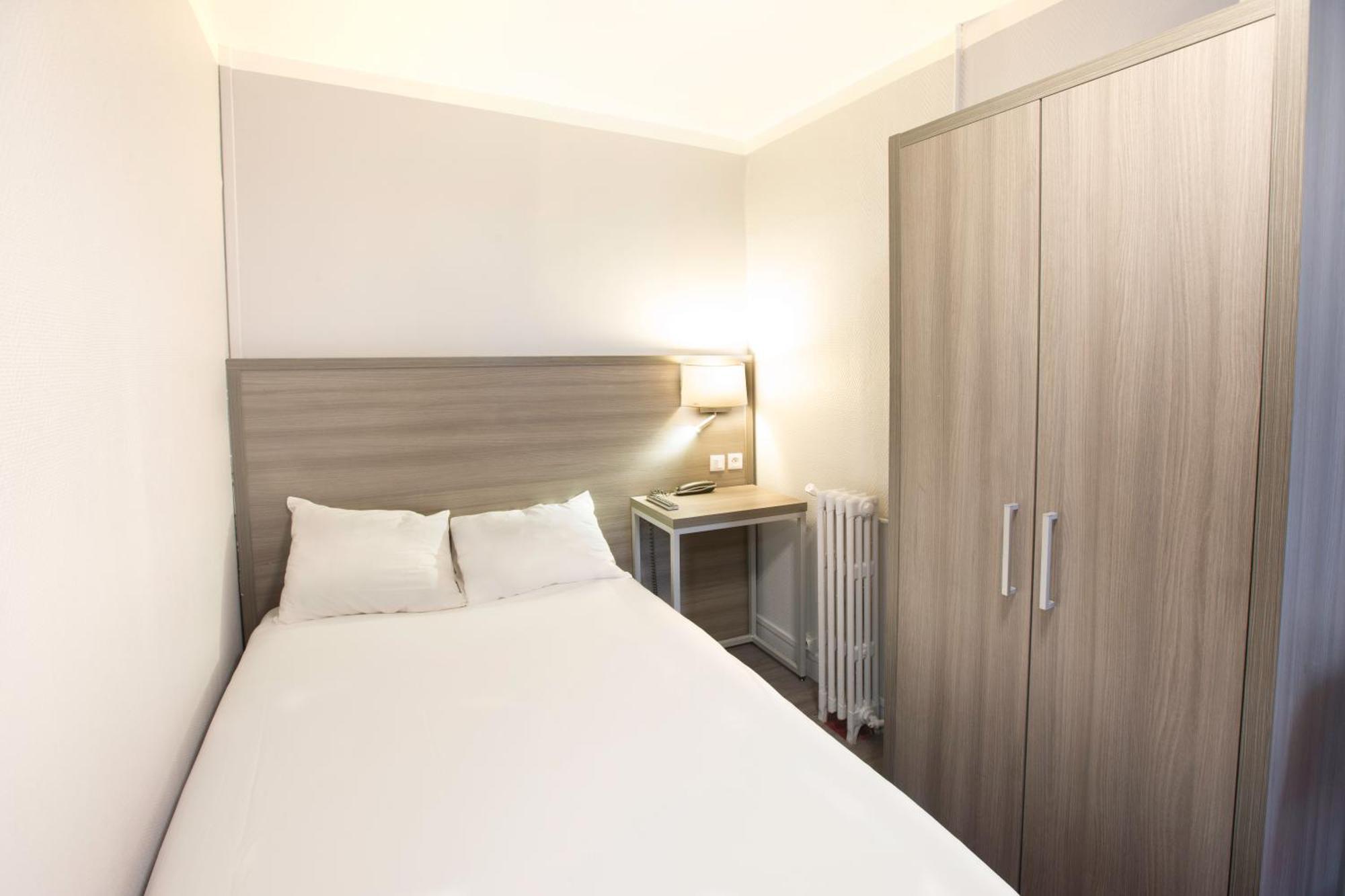 Hotel Hipotel Pere-lachaise Republique 3*