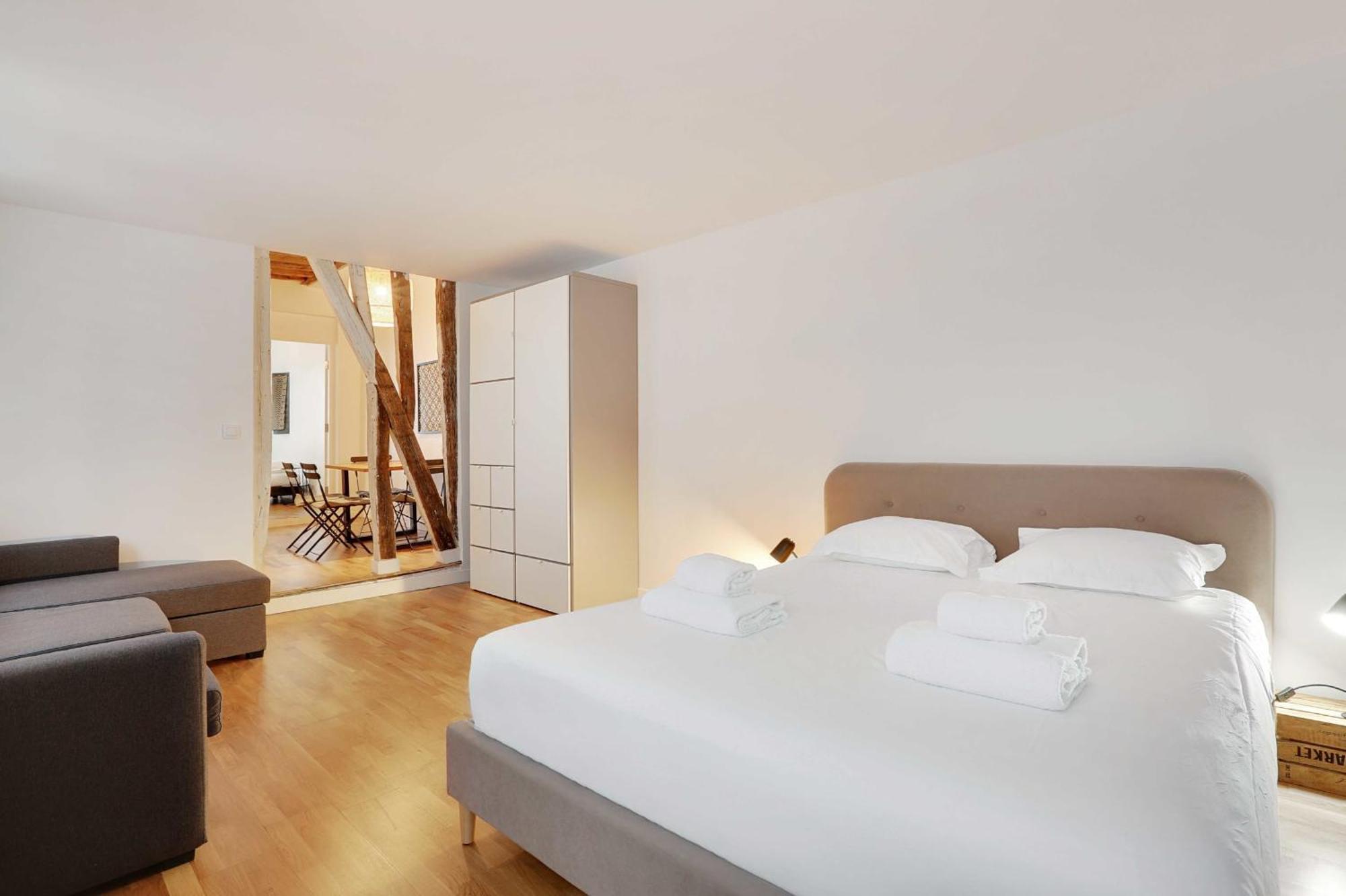 Apartment Montgolfier Paris