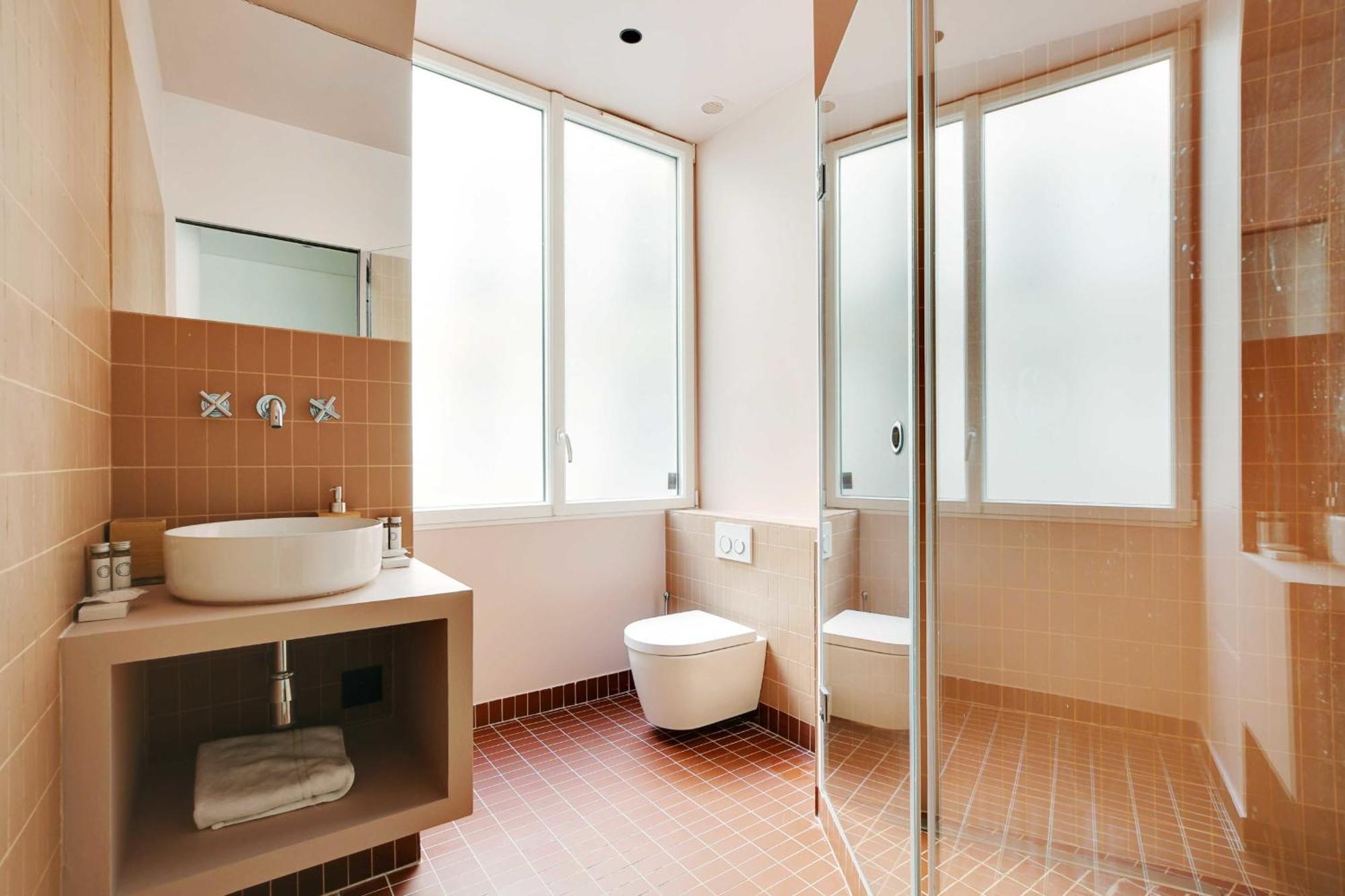13 - Voltaire Apartment *
