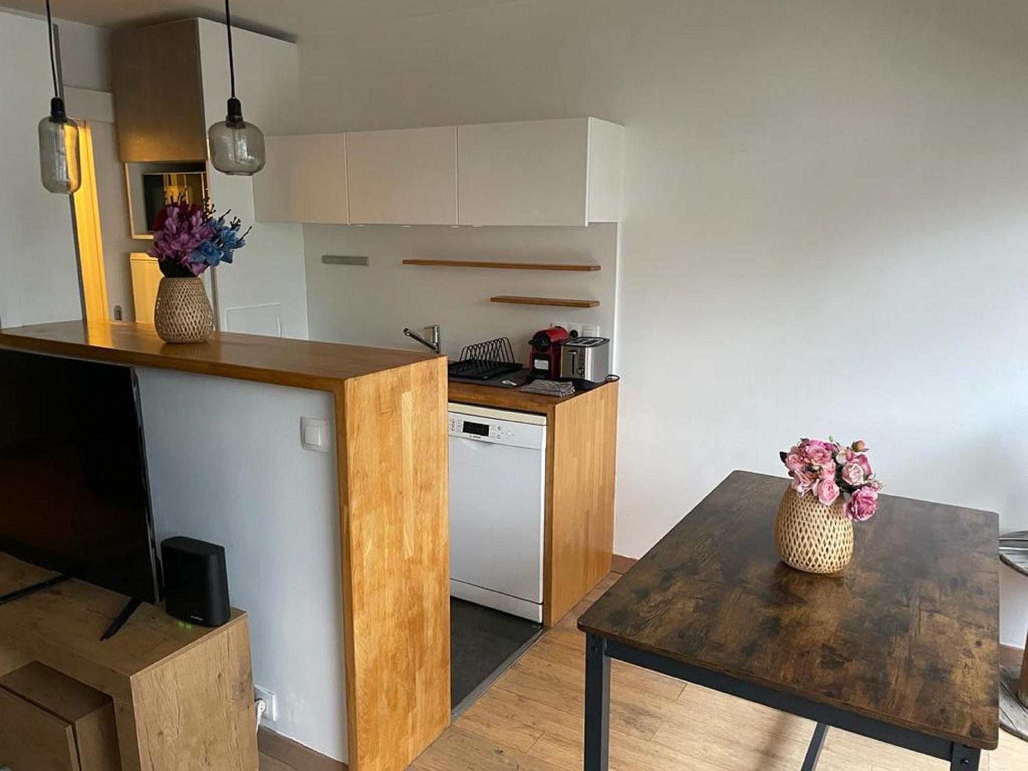 Apartment Quartier Saint Ambroise *