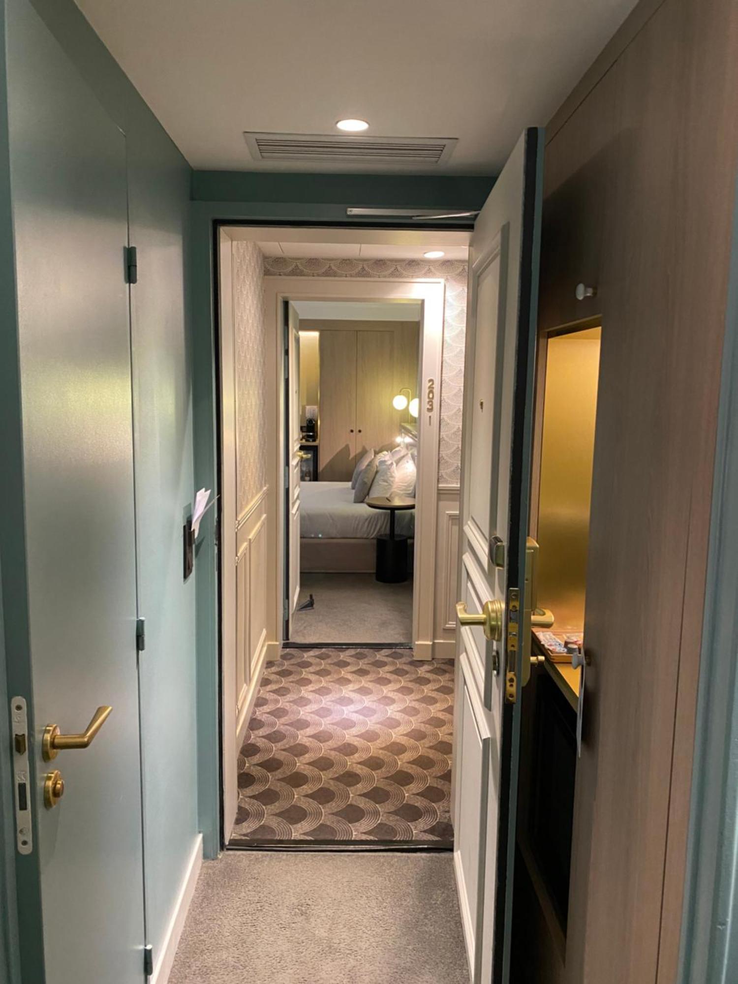 Hotel Le Pierre 4*