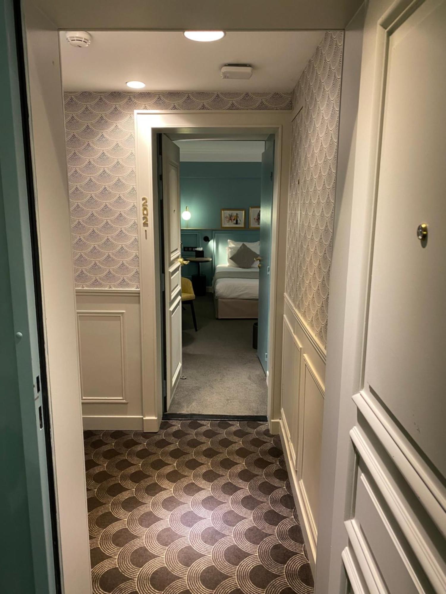 Hotel Le Pierre Paris