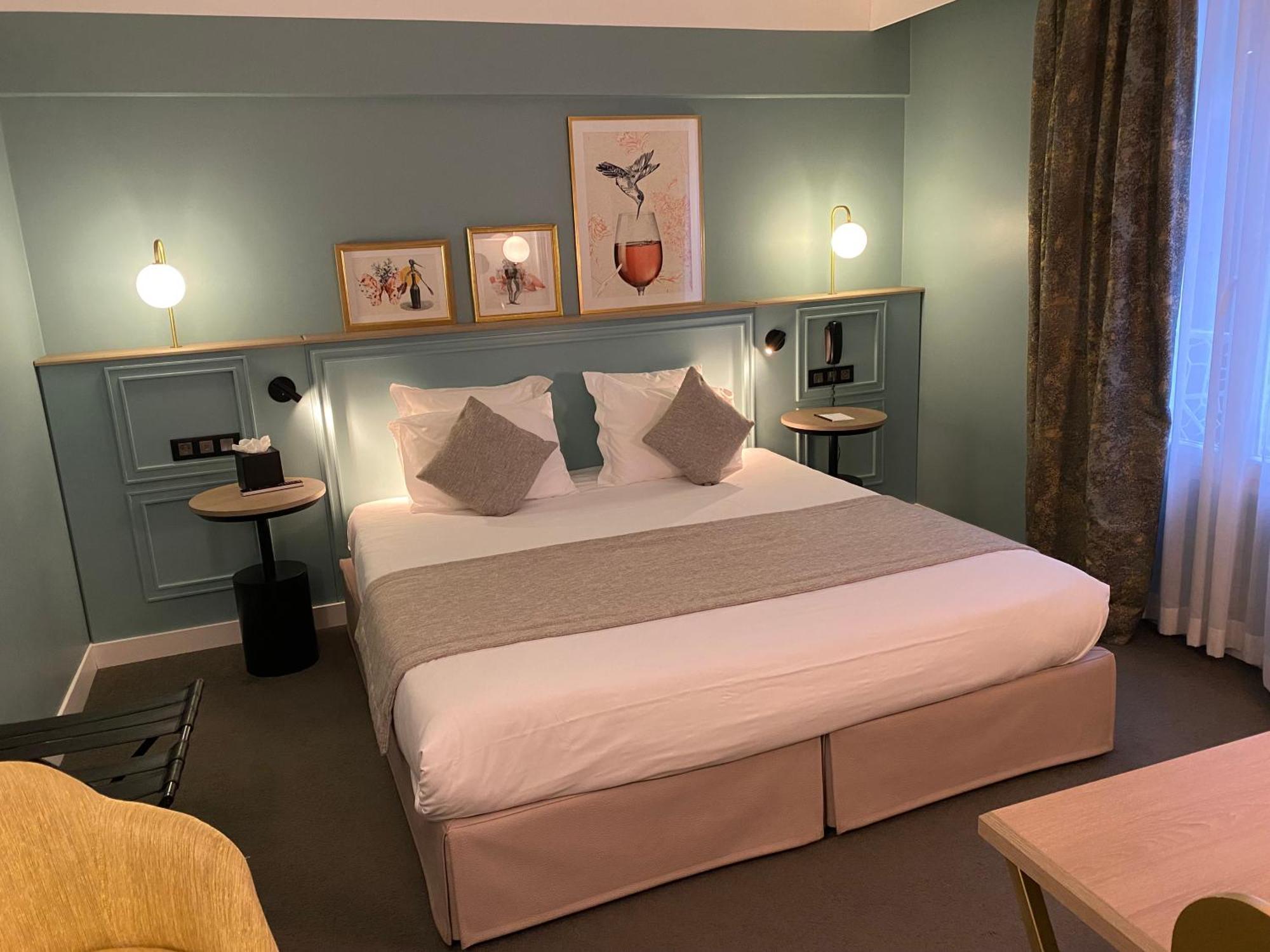 Le Pierre Hotel Paris
