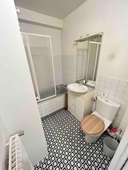 Studio Calme Proche Metro Apartment
