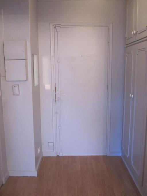 Studio Calme Proche Metro Apartment