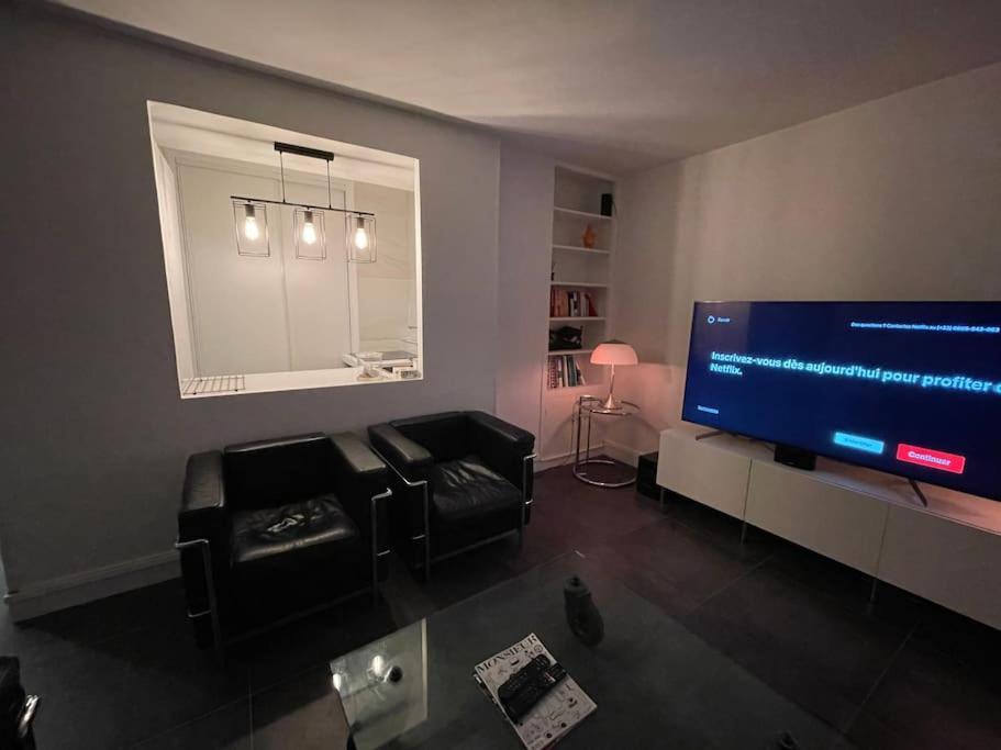 French Design Commerces Apartment Paris