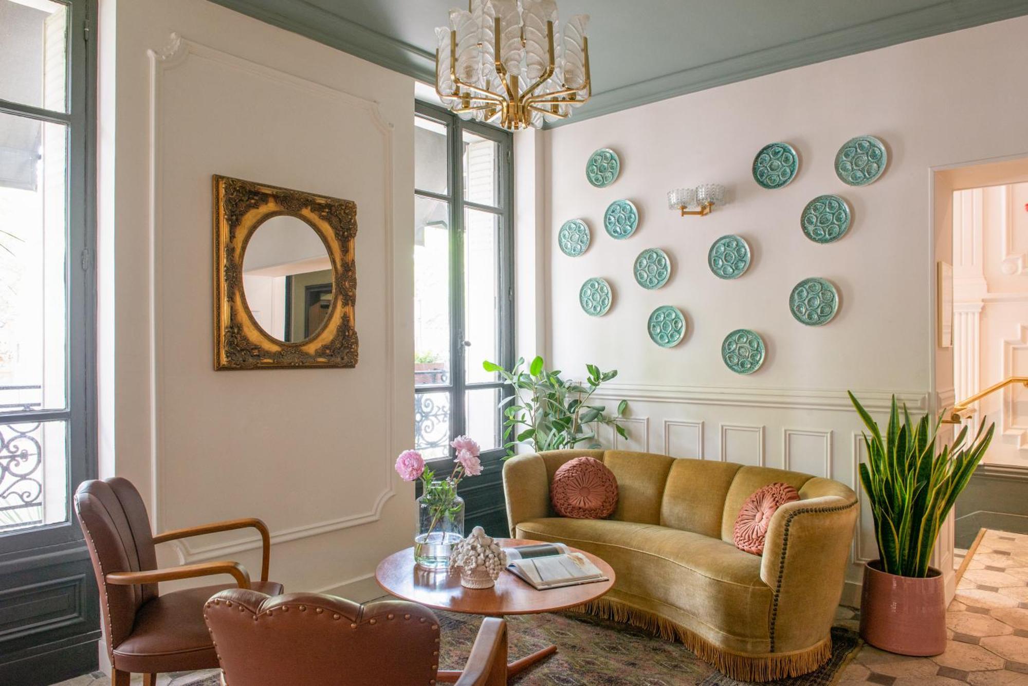 Hotel De La Porte Doree 3*