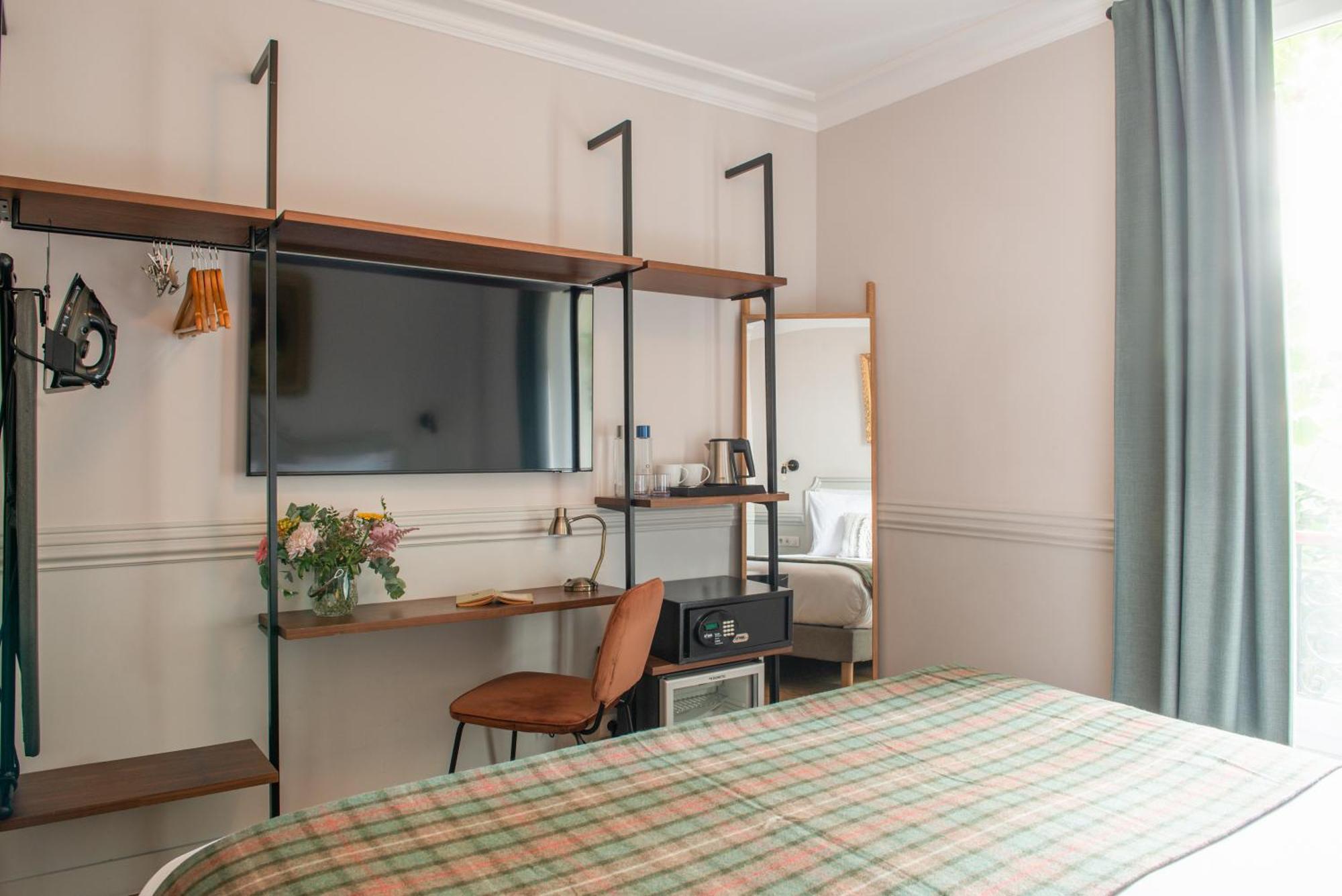 De La Porte Doree 3*