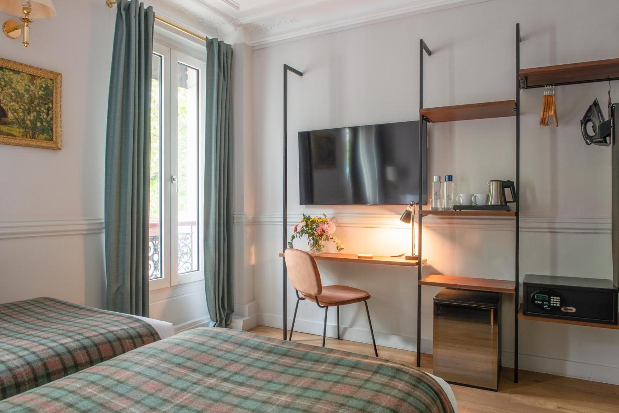 De La Porte Doree Hotel 3*