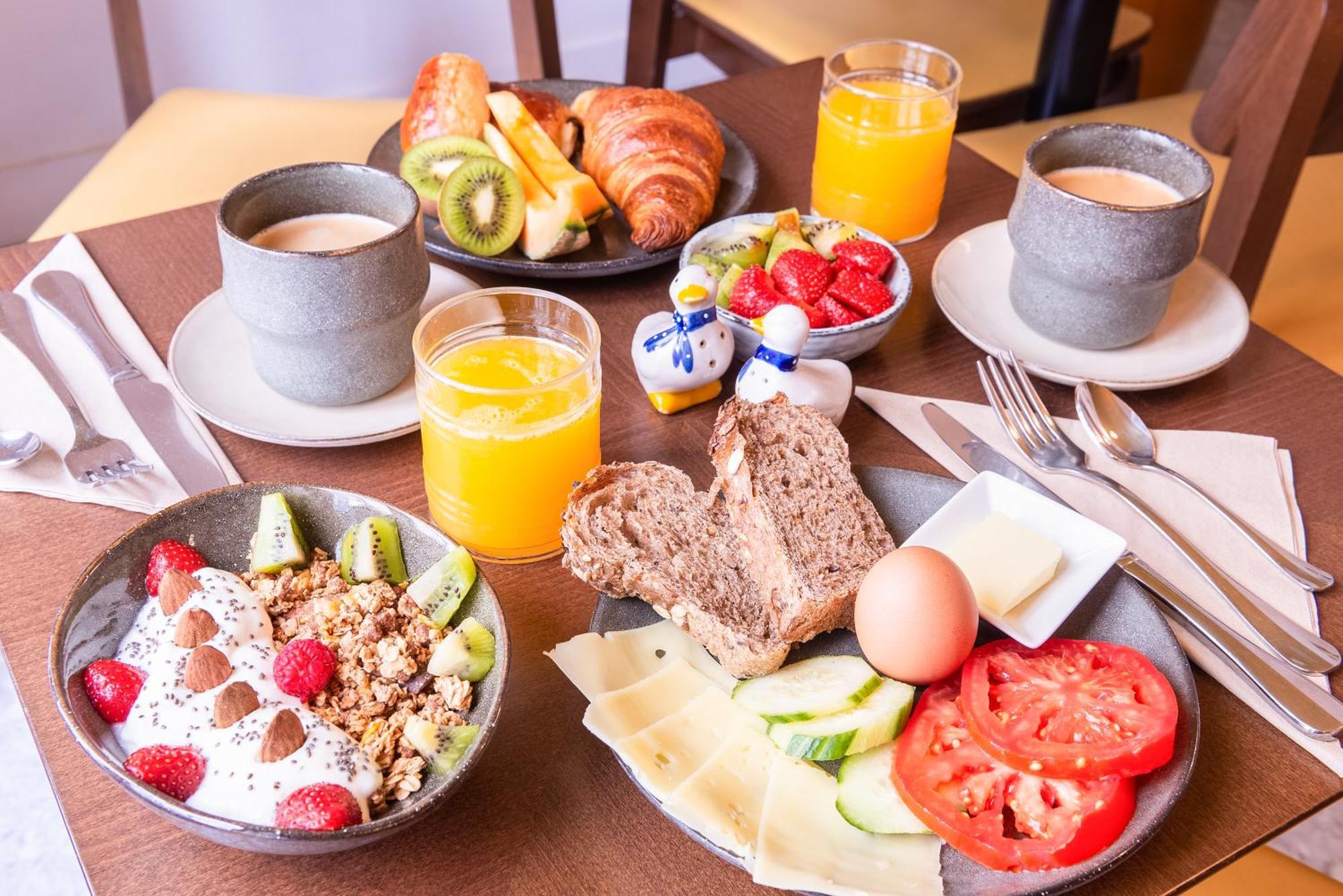 De La Porte Doree Hotel 3*