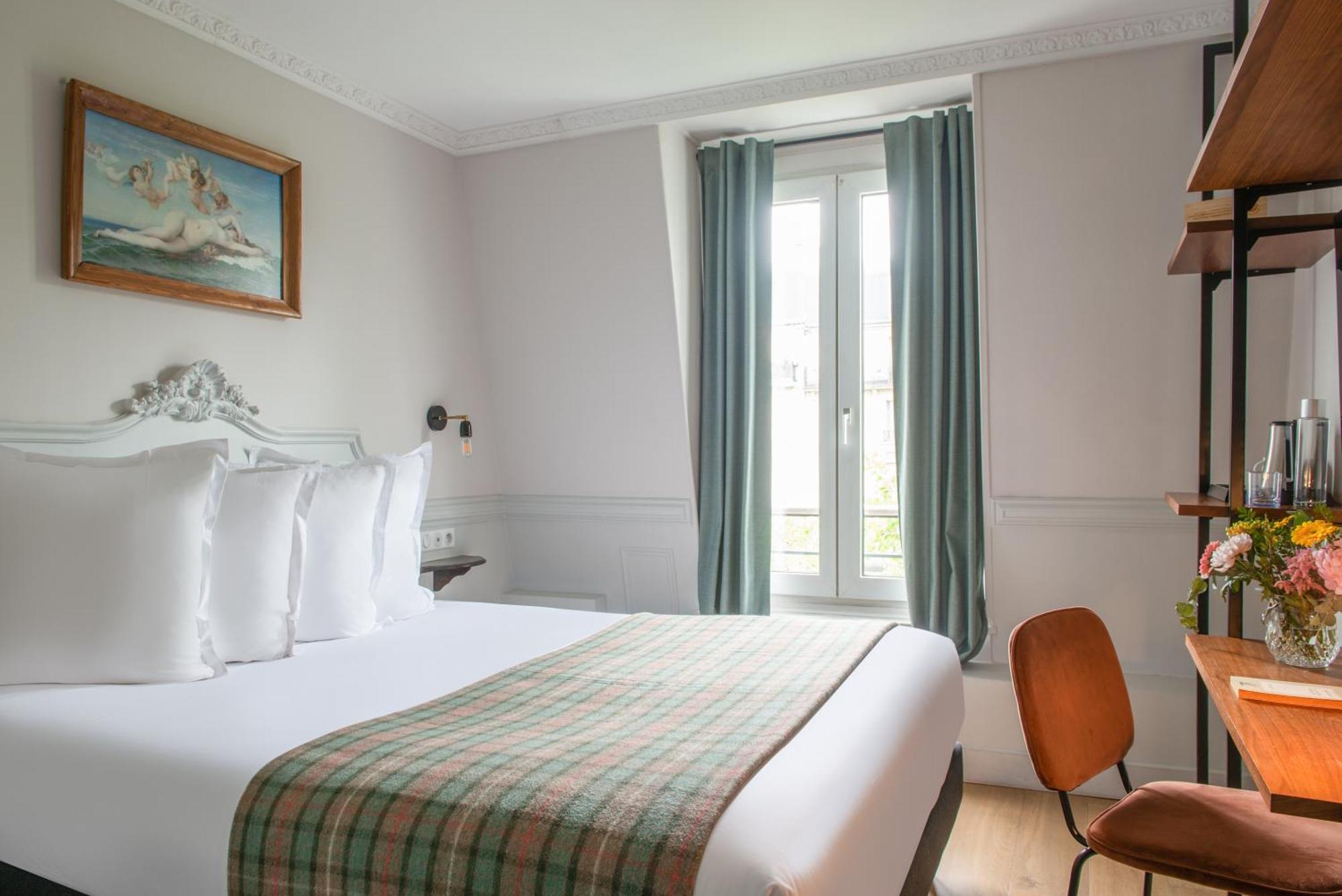 De La Porte Doree 3*