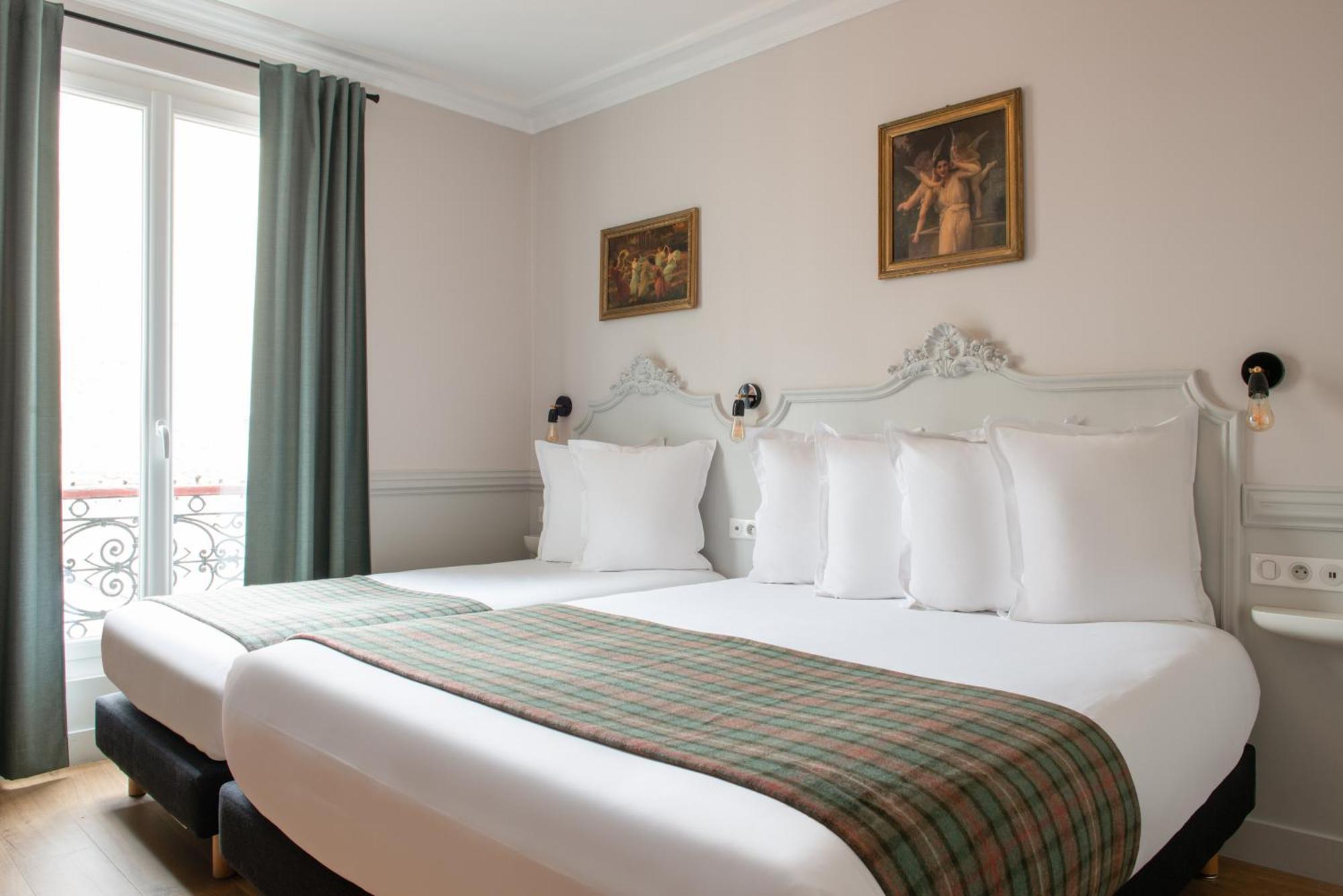 De La Porte Doree Hotel