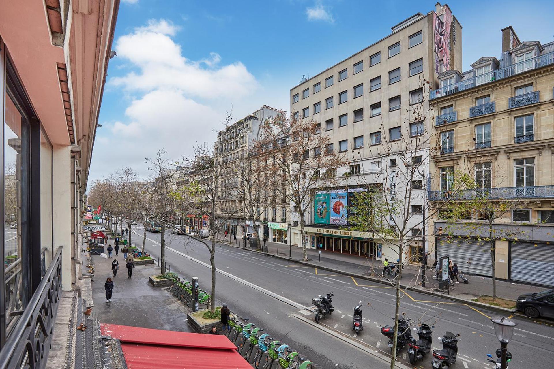 Centre De By Prestige
