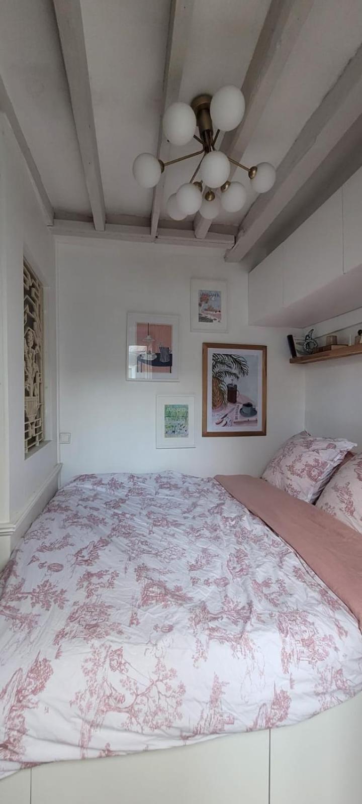 Cocon Parisien Avec Balcon - Centre Intramuros Apartment Paris