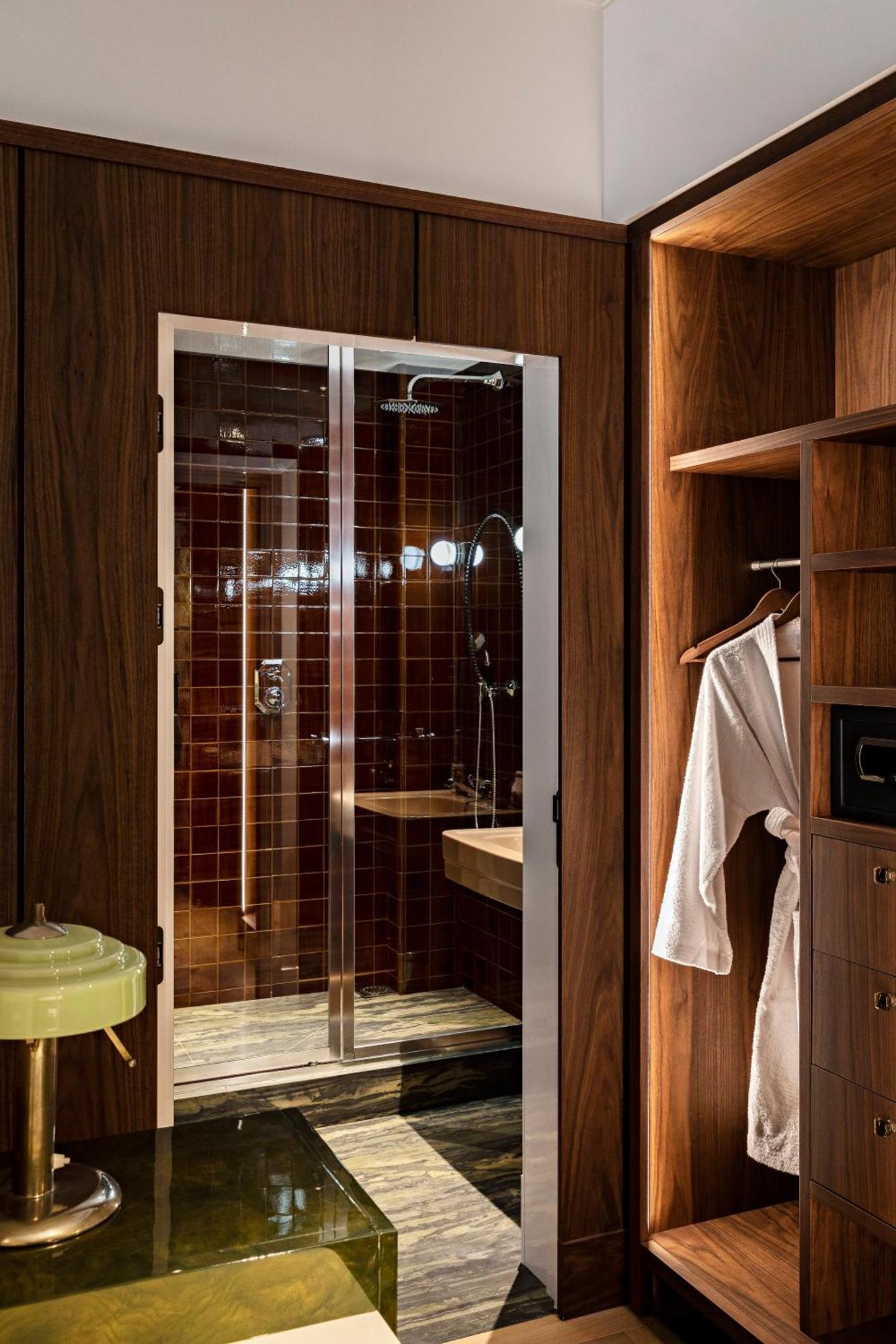 Waldorf Madeleine Hotel 4*