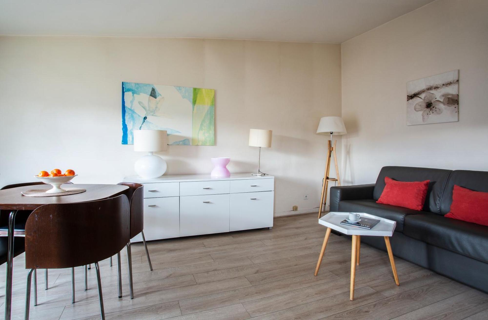 Appartement Place De L'etoile, Wagram