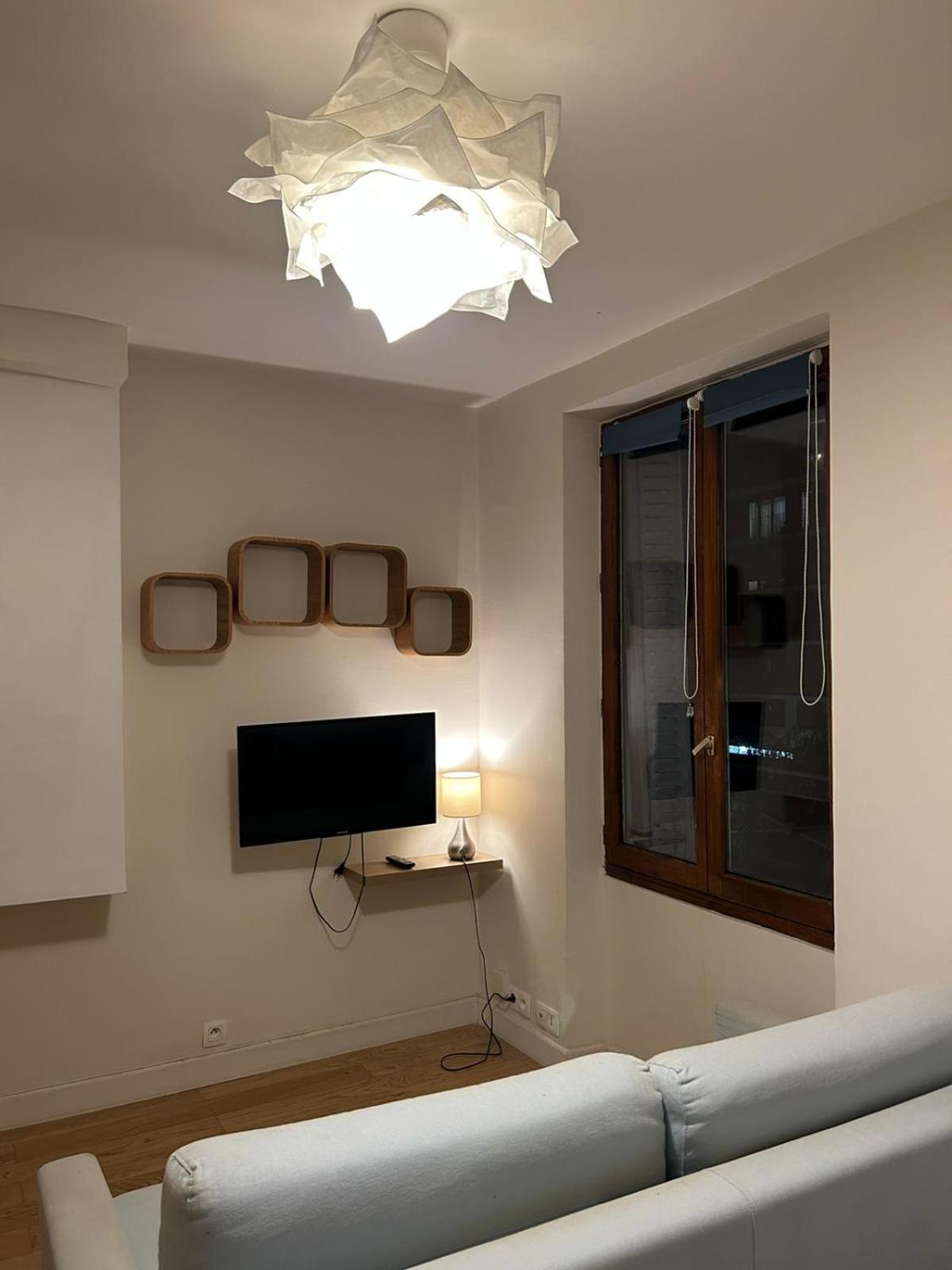 Studio/f1 Aux Buttes Chaumont Apartment