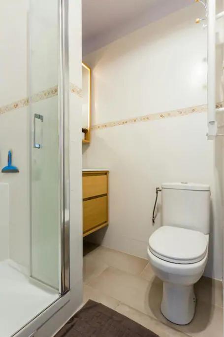 Studio/f1 Aux Buttes Chaumont * Paris