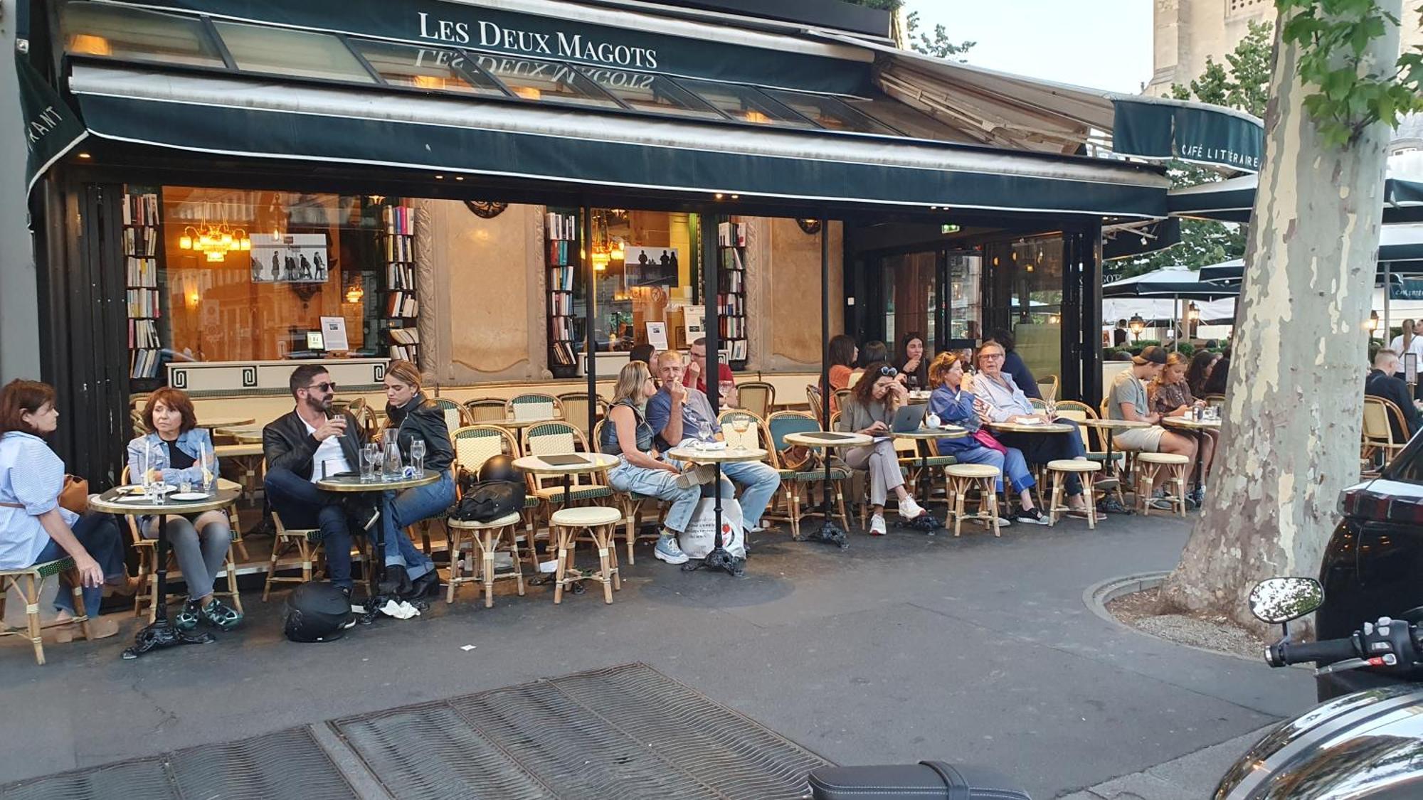 Homestay Stuning Place ,gare Montparnasse ,center ,front Of Metro *