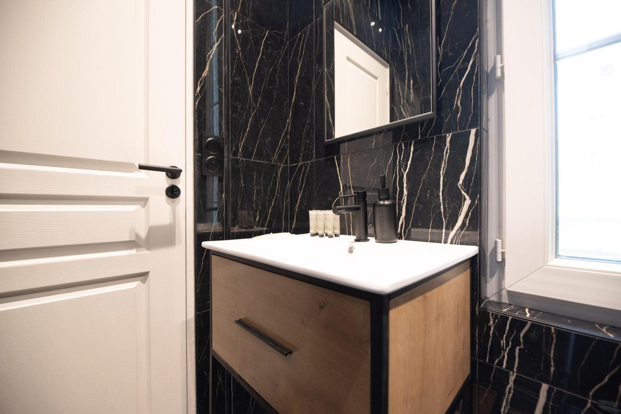 Lovely Flat In The Marais * Paris