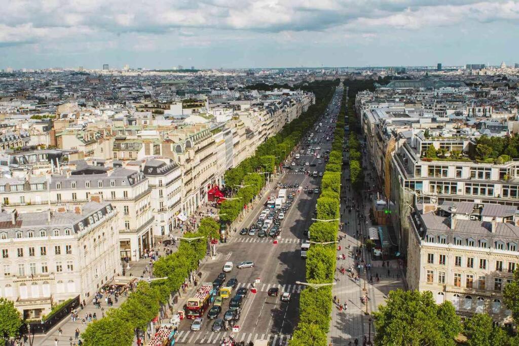 Lincoln Champs-elysees *