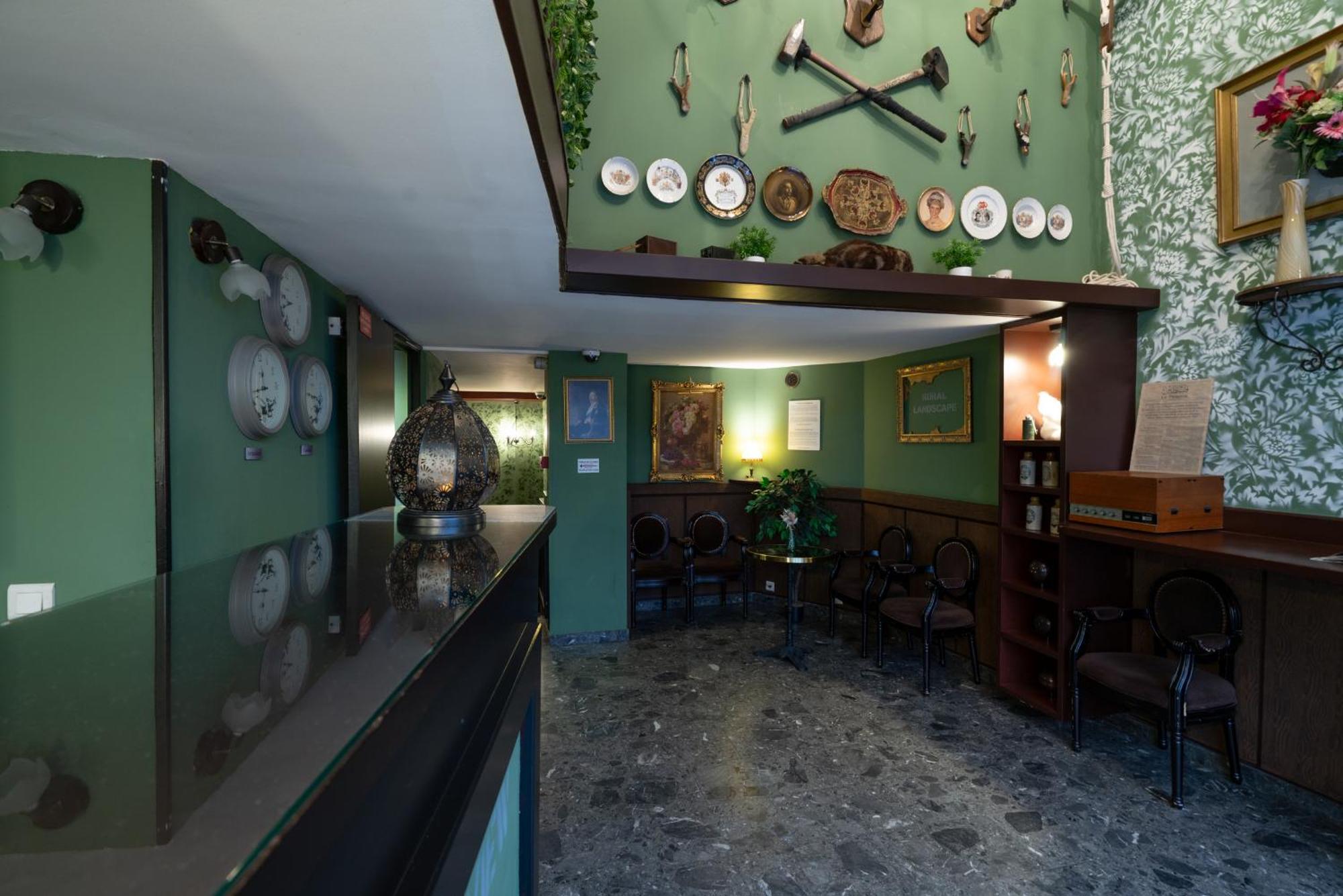 Walled Off Hotel Paris