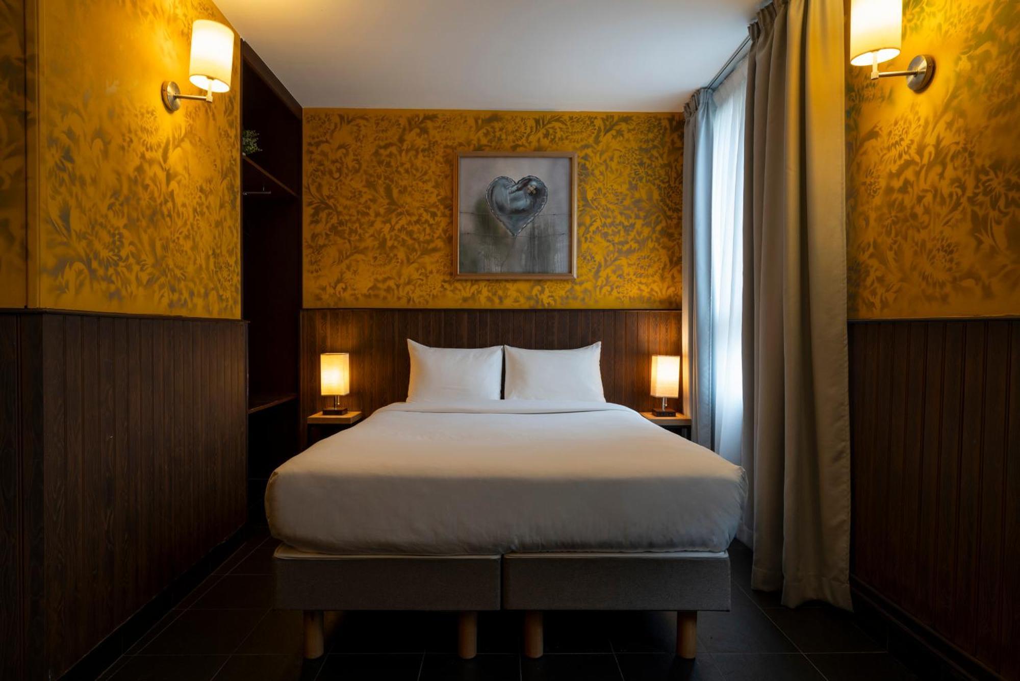 Walled Off Hotel *