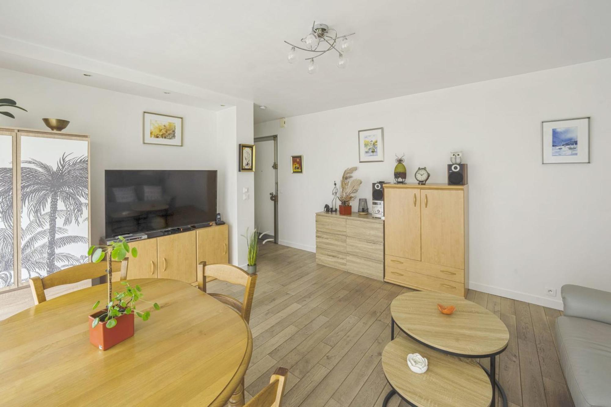 Appartement Labrouste Et Son Balcon - Welkeys *