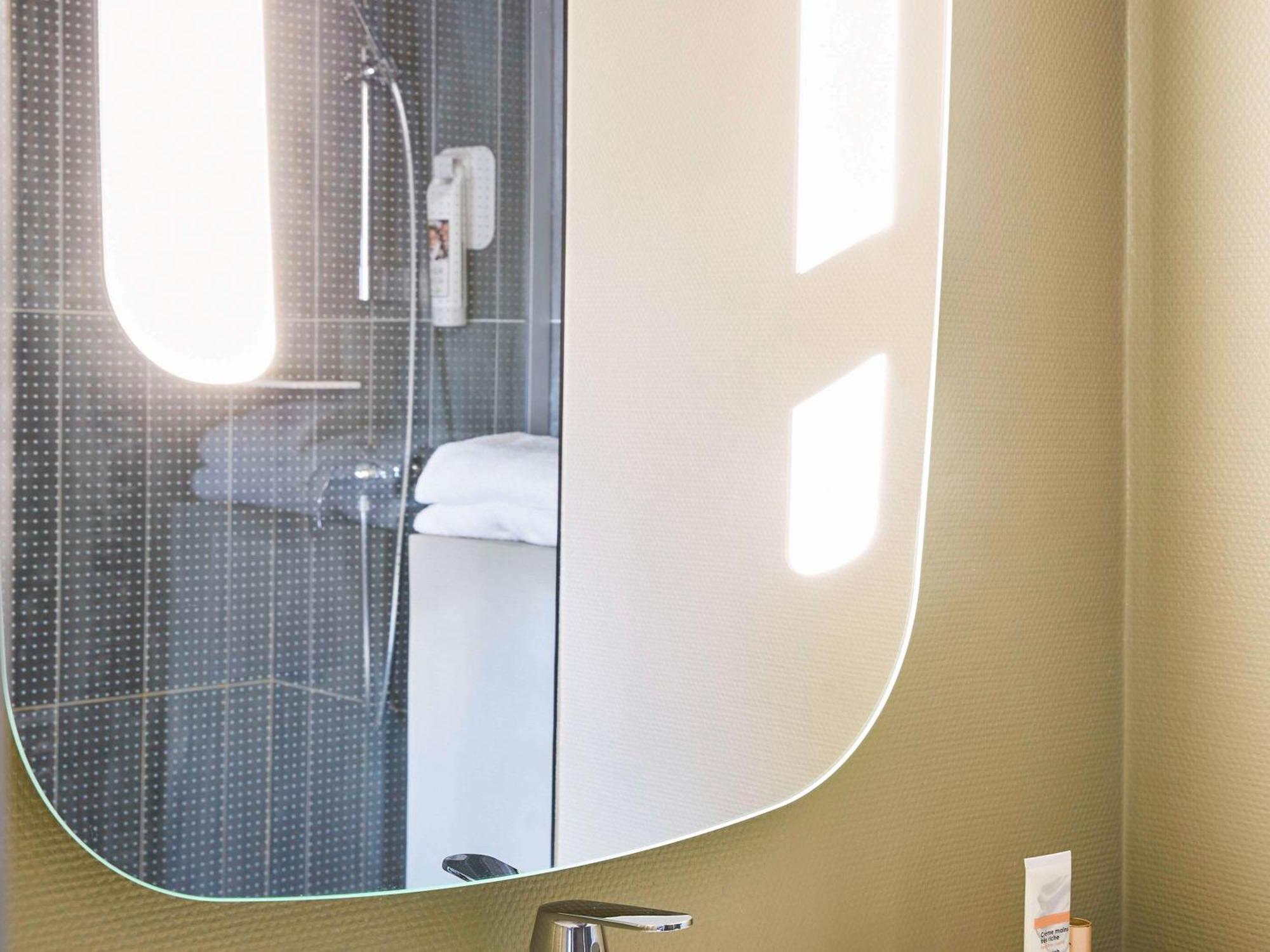 Ibis Canal Saint Martin Hotel Paris