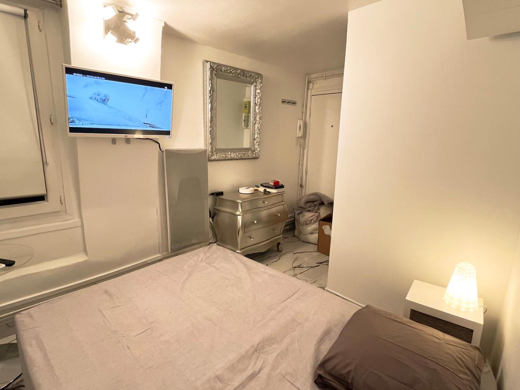 Appartement Studio Moderne Haussemann Paris