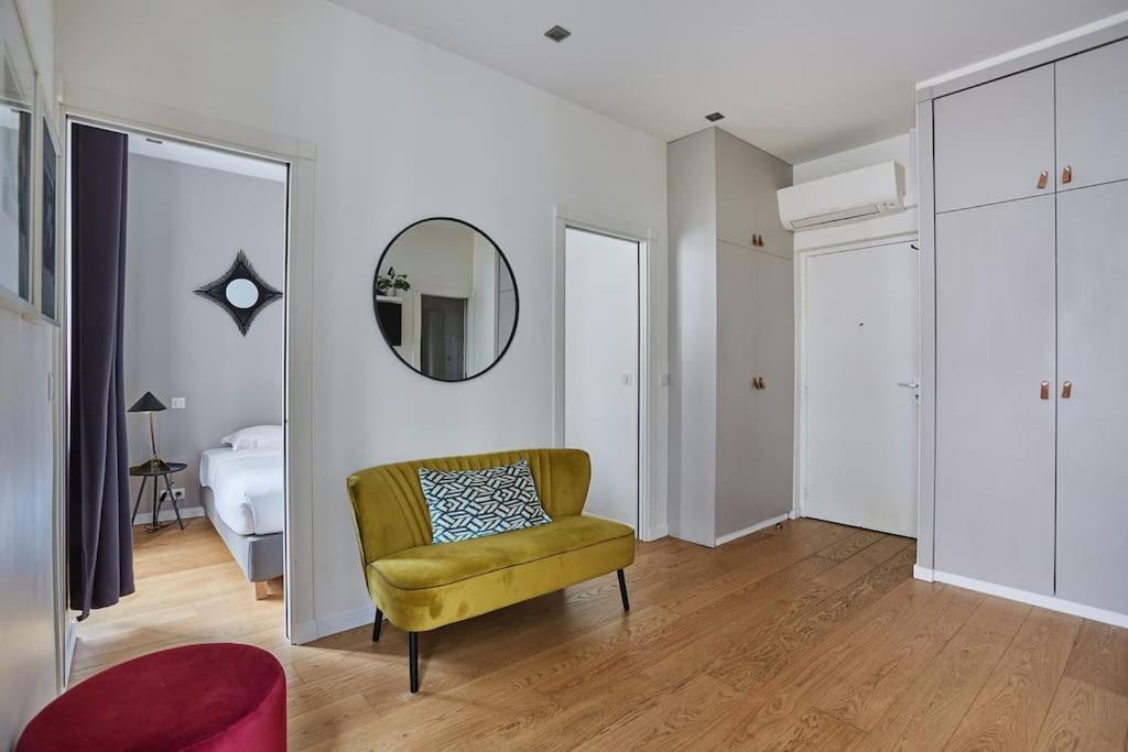 Rent A - Alma * Paris