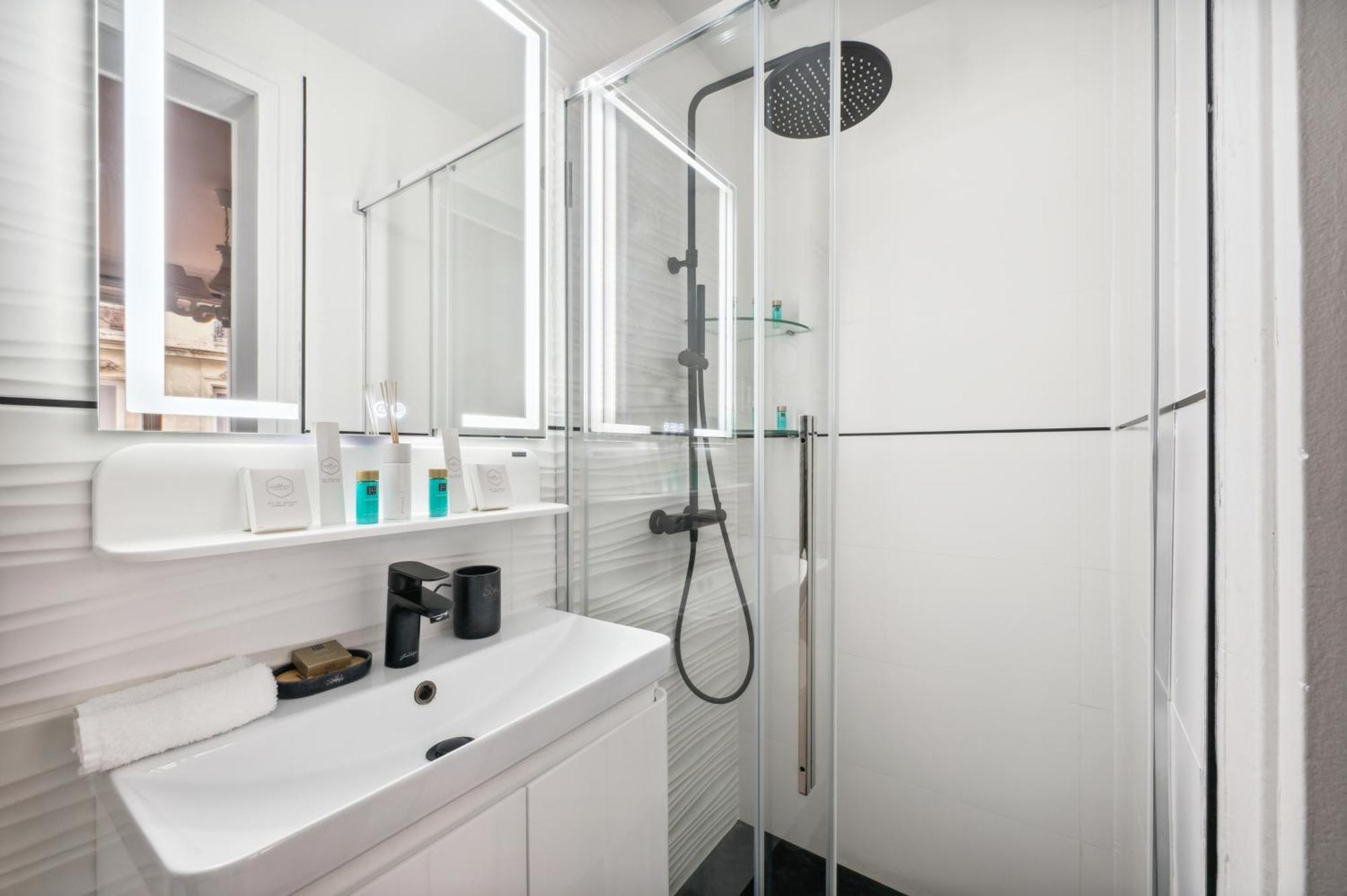 Sejours Parisiens / Le Royal / 4* Appartement Paris