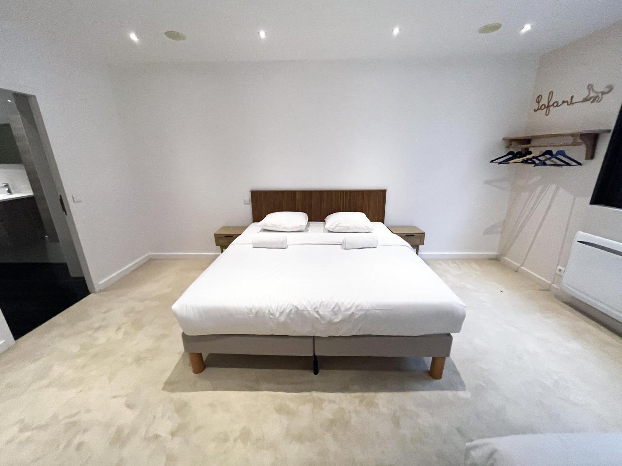166 - Urban Luxury In Center Of