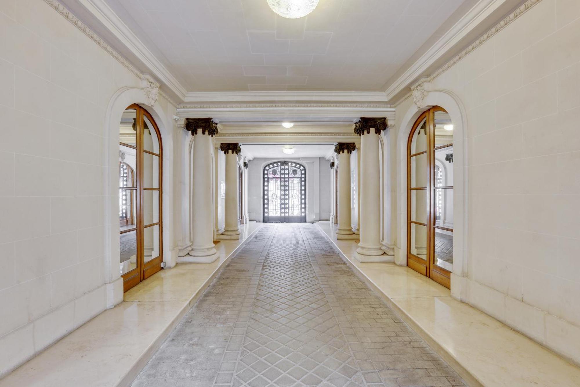 Sejours Parisiens / Belle Courcelles / 4* Apartment