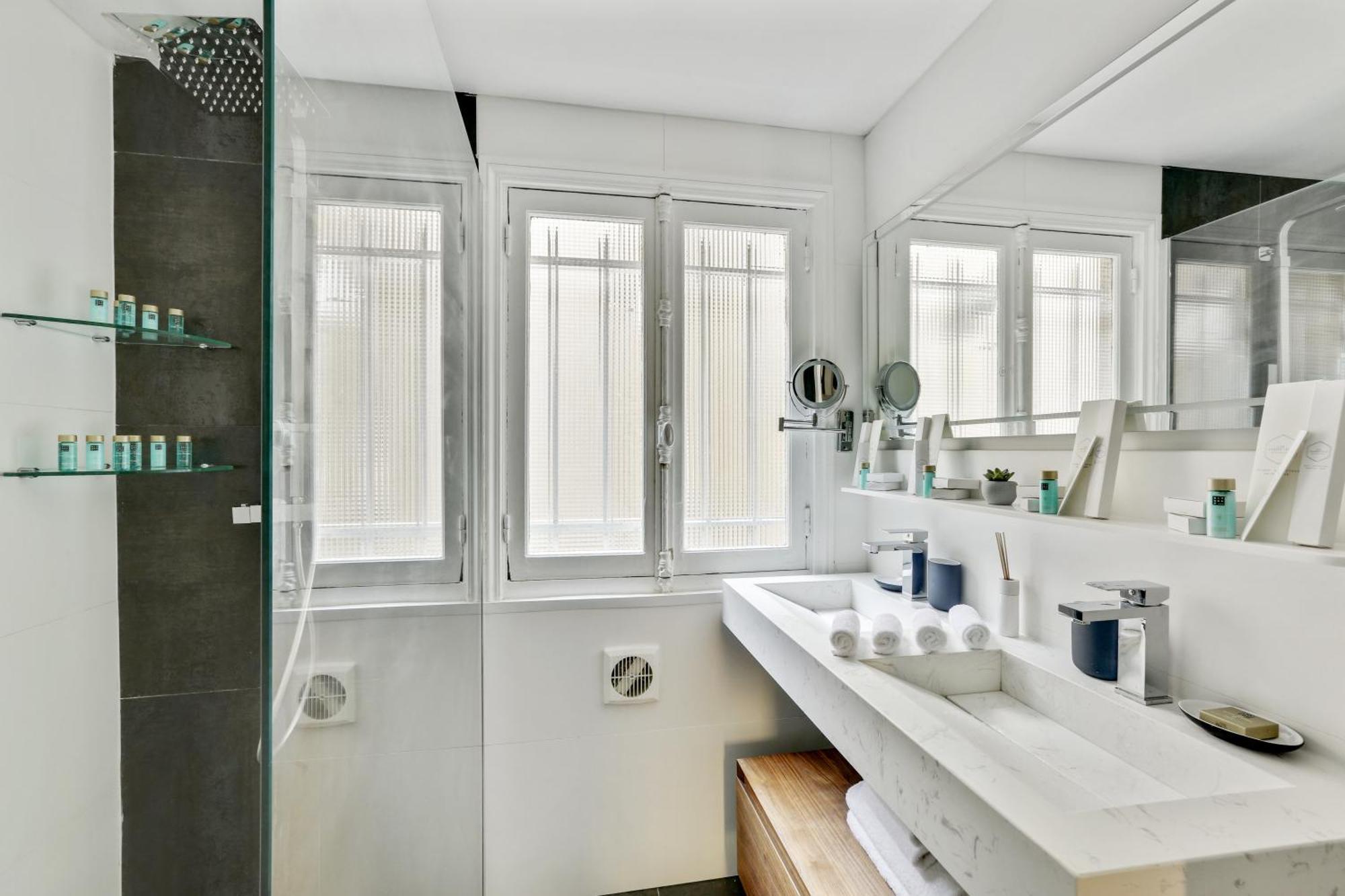 Sejours Parisiens / Belle Courcelles / 4* Apartment *