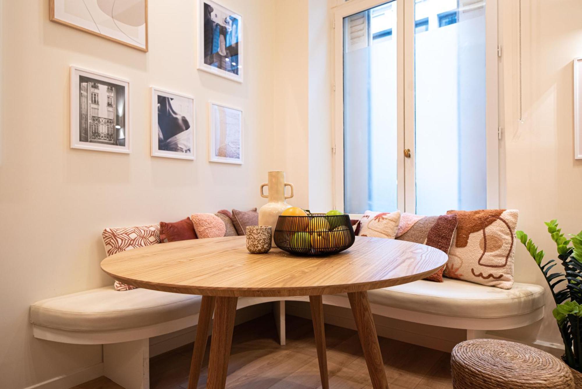 Apartment Amazing Flat In Champs Elysees. *