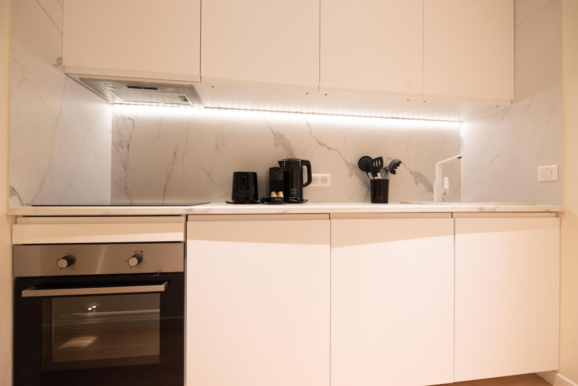 Amazing Flat In Champs Elysees. Apartment