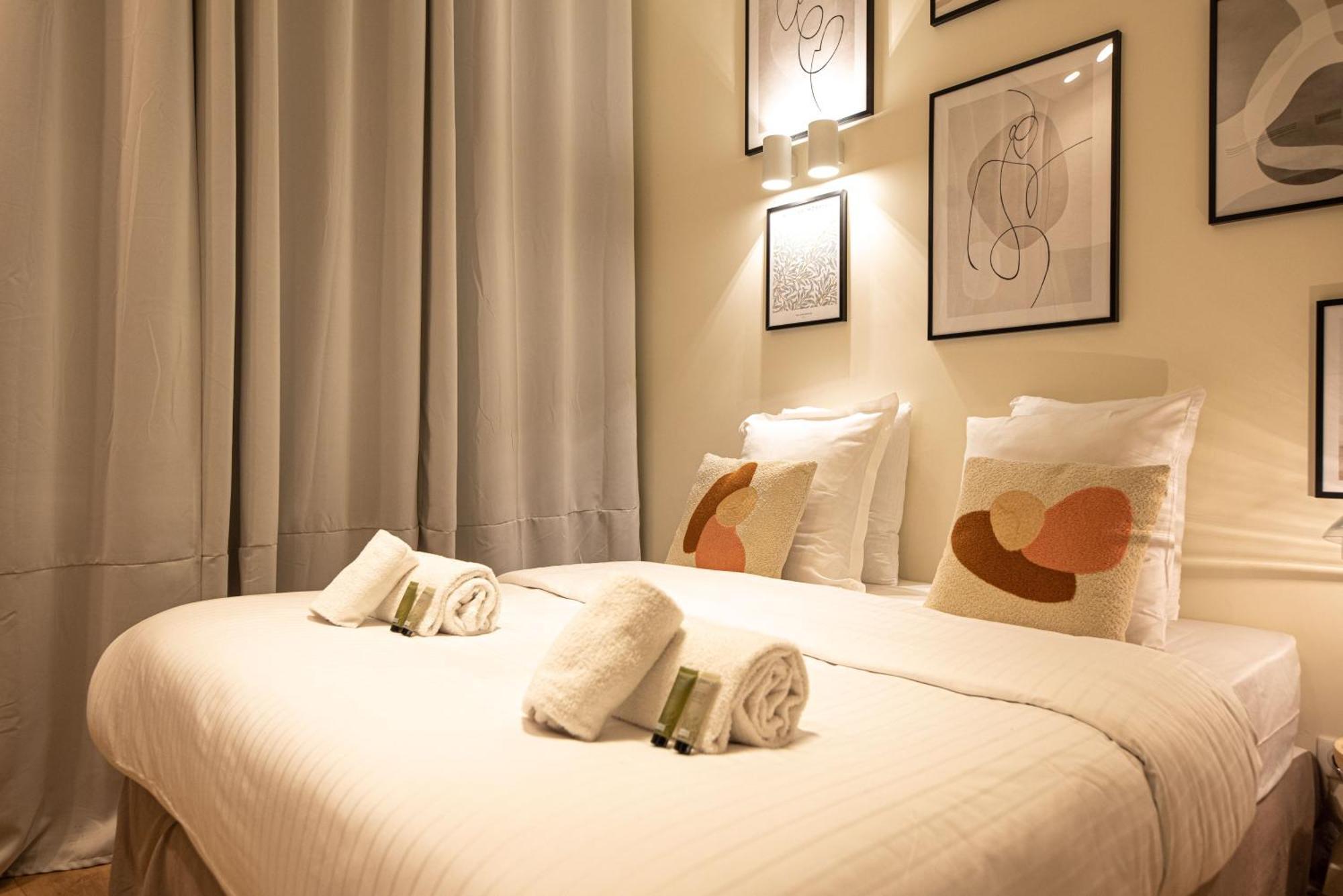 Apartment Amazing Flat In Champs Elysees. Paris