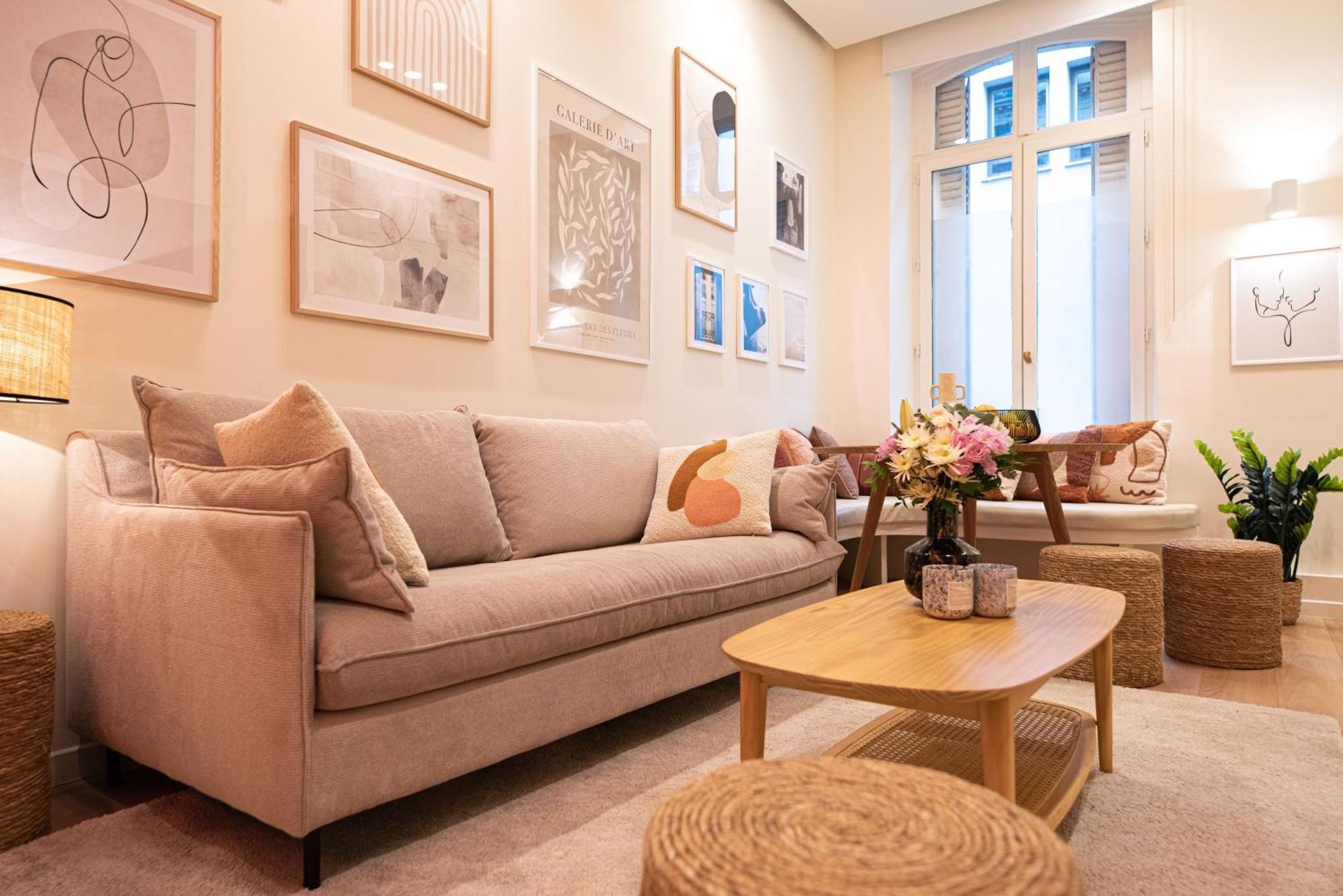 Apartment Amazing Flat In Champs Elysees. *
