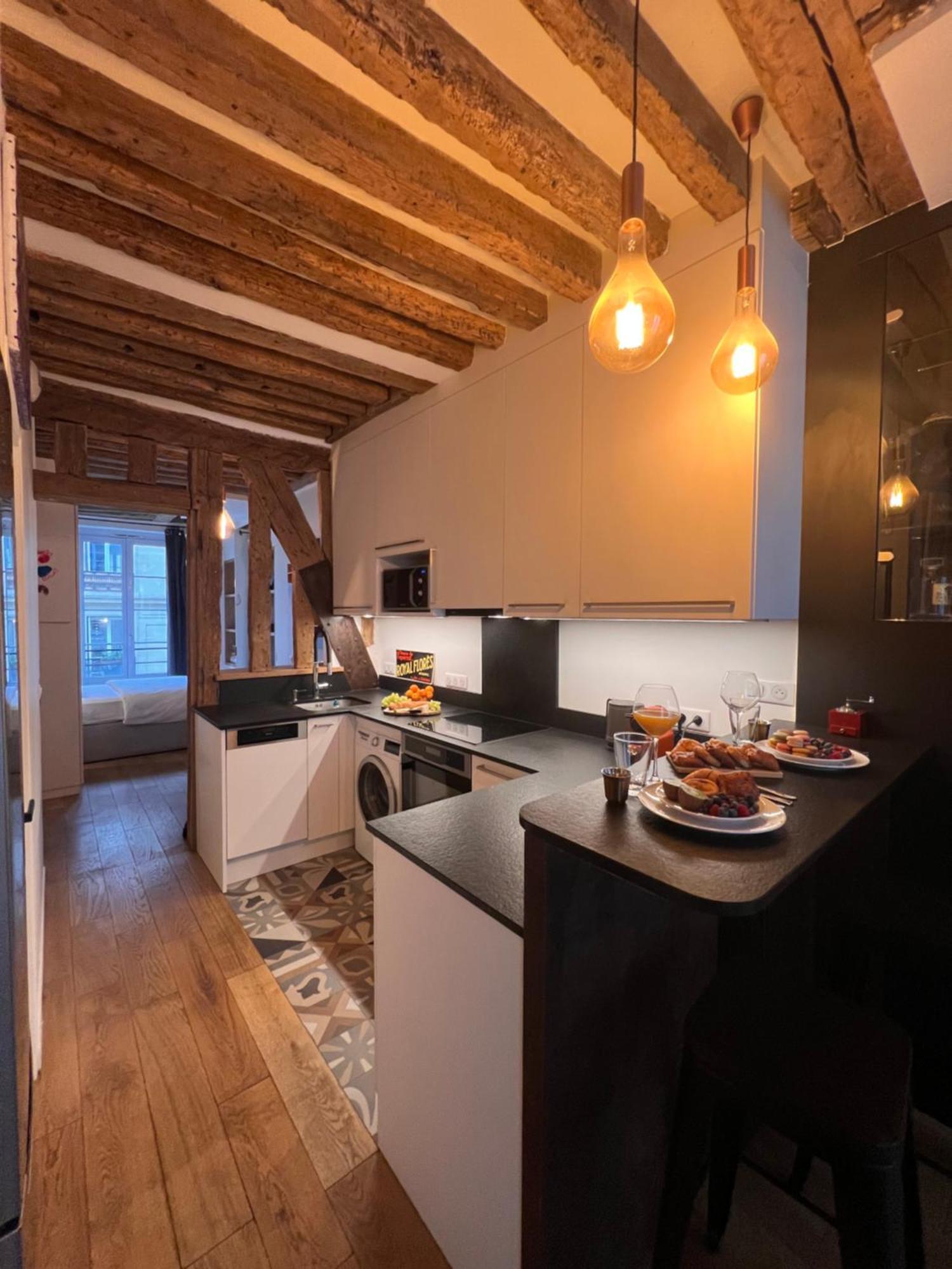 Appartement A Saint-paul En Plein Coeur Du Marais 4 Pers Paris