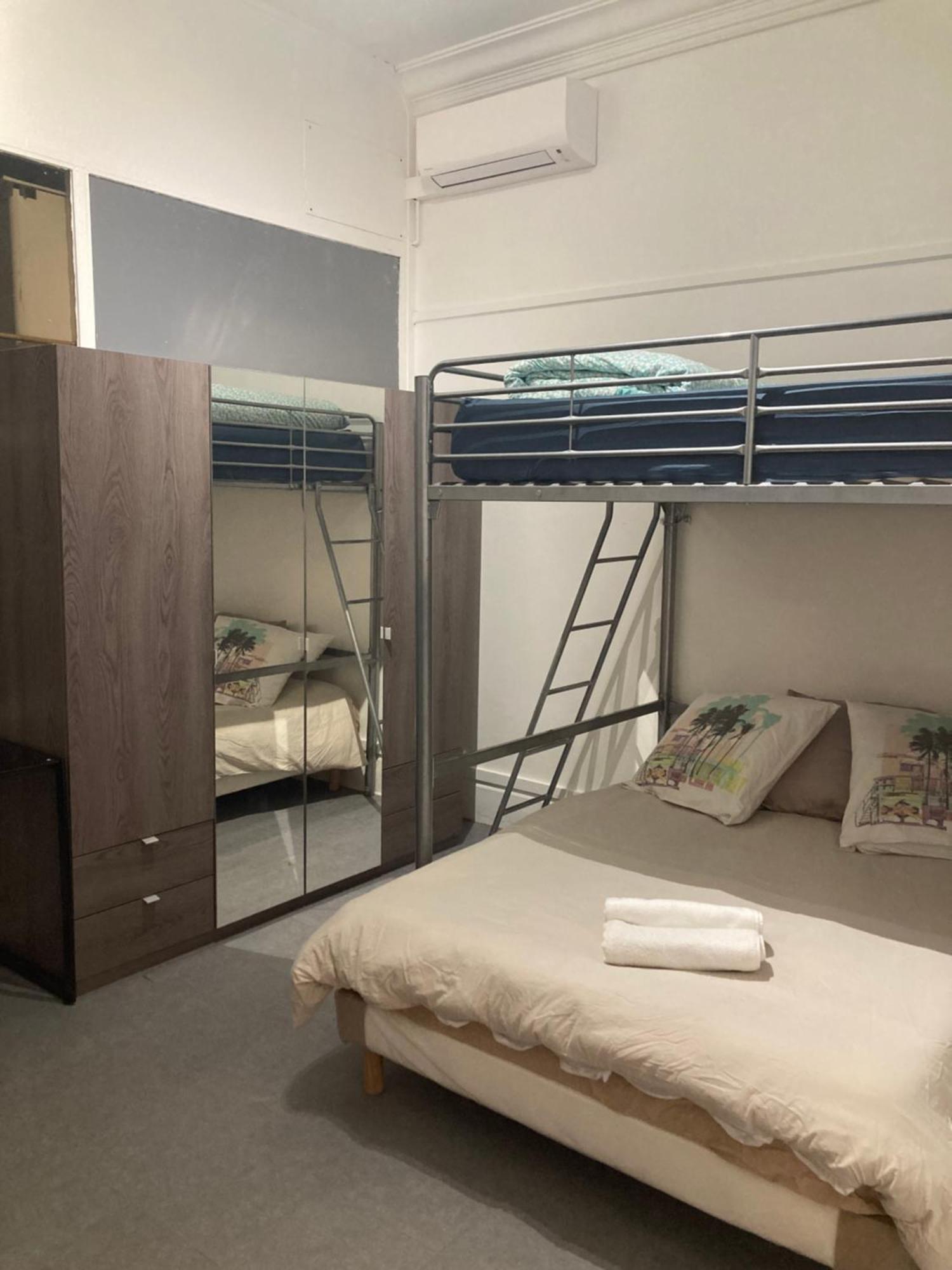 Champs Elysees No 76 Appartement *